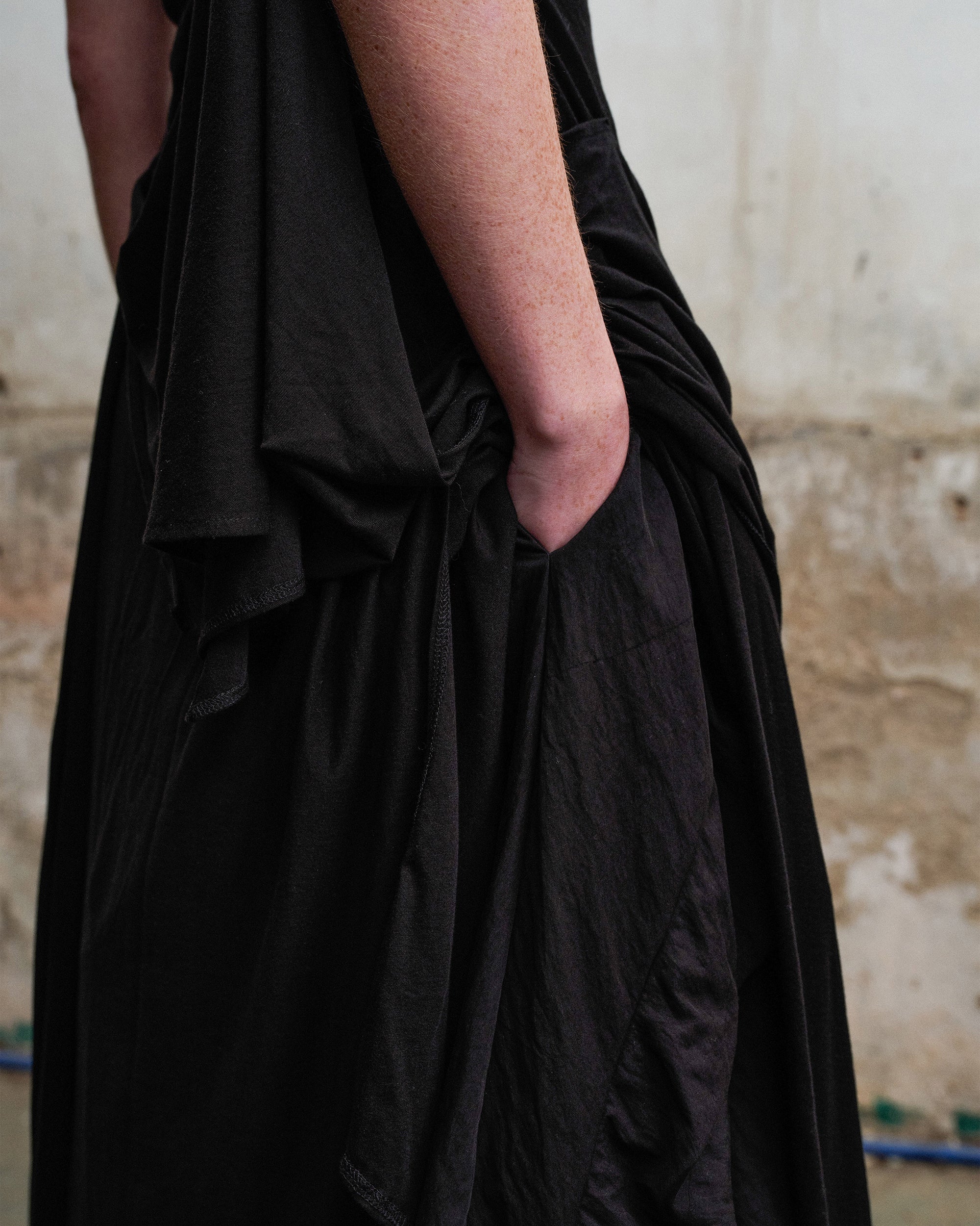 ILNya Nieternite Nifutur Layered Asymmetrical Skort Black