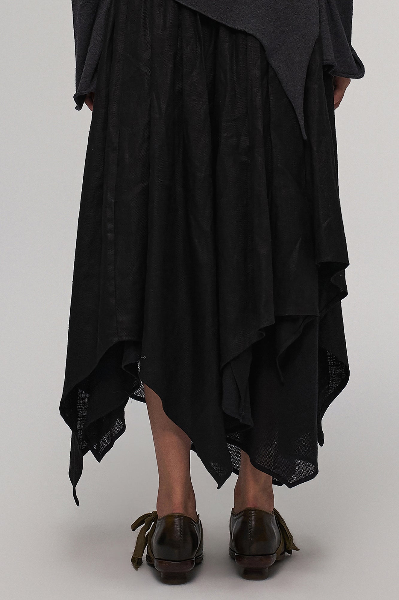 ILNya Nieternite Nifutur Asym Pleated Sheer Layered Skirt
