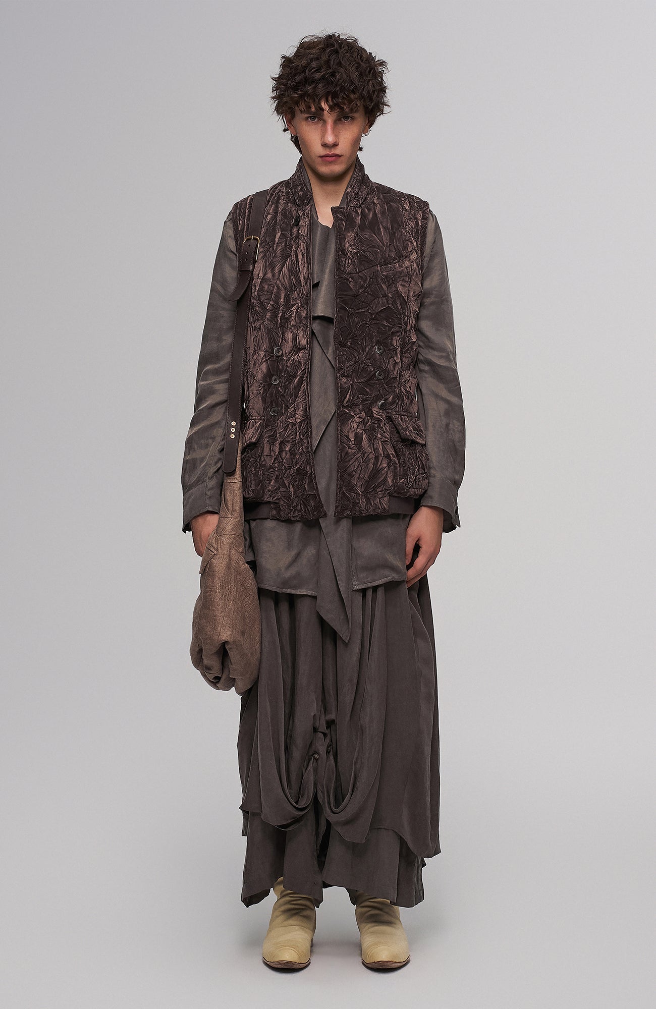 ILNya Nieternite Nifutur Oversized Linen Horsehide-Strap Messenger Bag