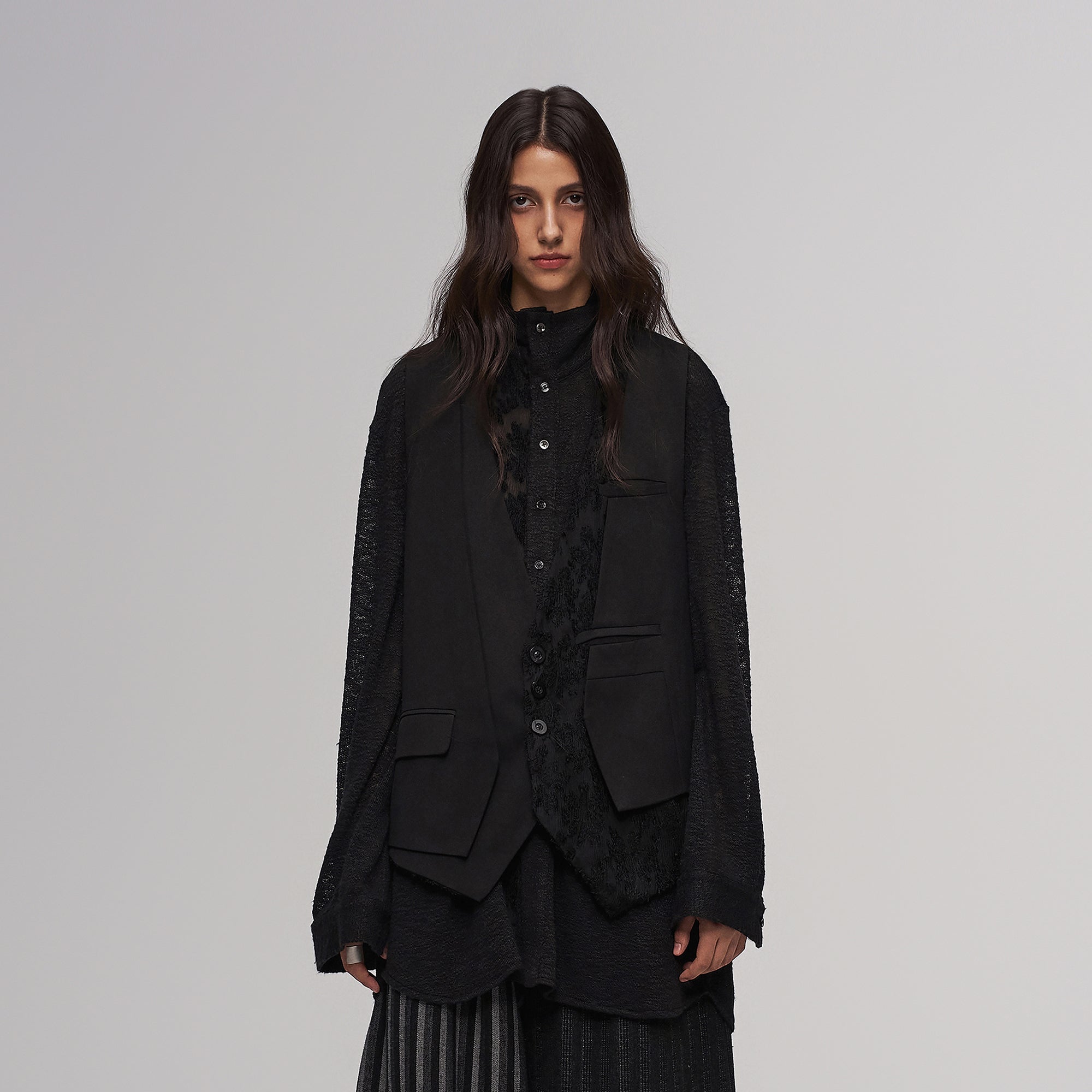 ILNya Nieternite Nifutur Lace Jacquard Shirt & Layered Vest Set