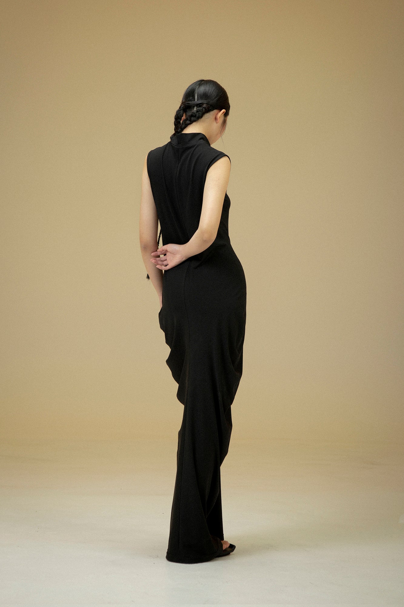 WUHEYIZUO Sleeveless Mock Neck Cocoon Maxi Dress