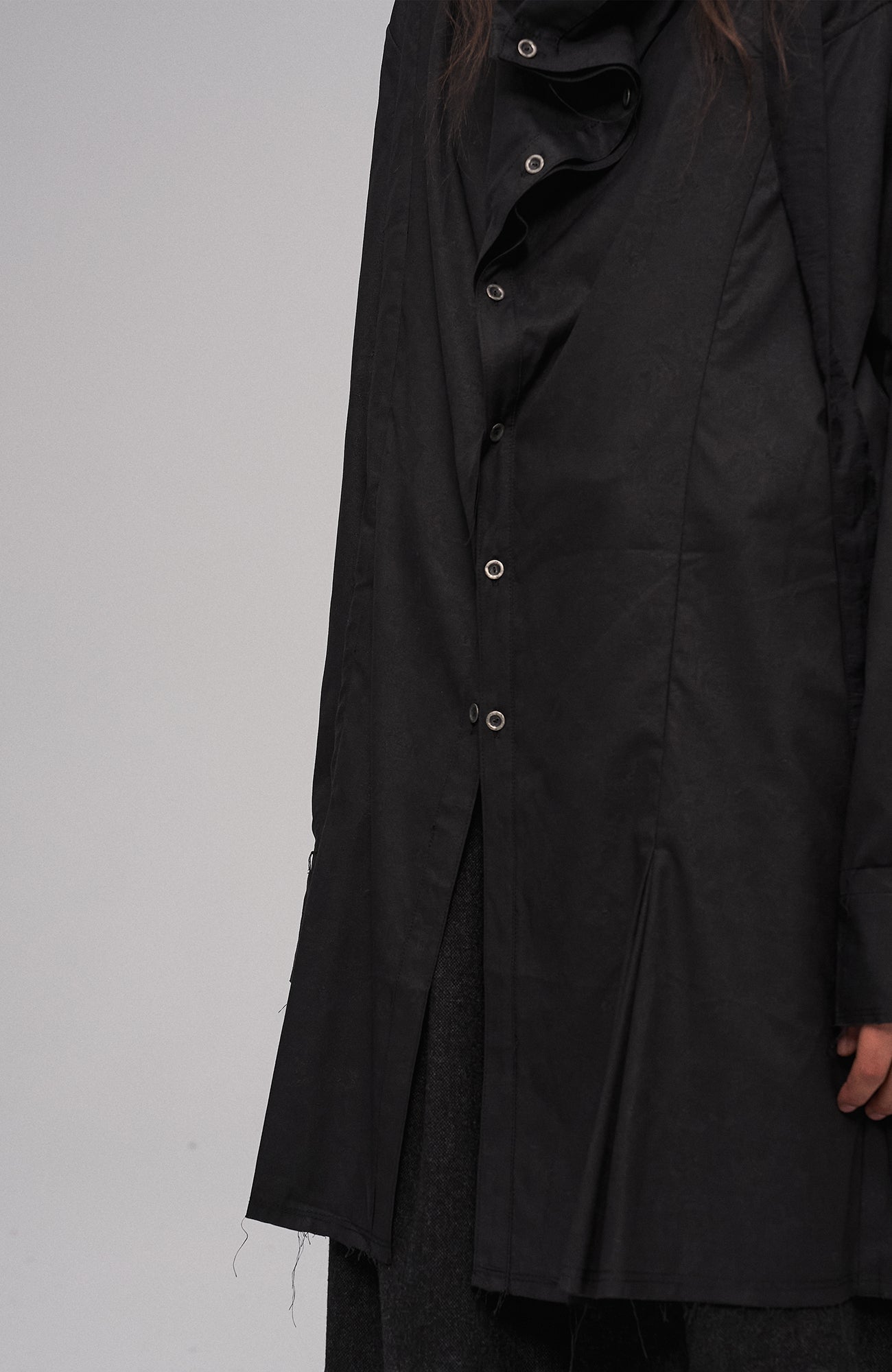 ILNya Nieternite Nifutur Asym Draped Raw-Edged Shirt