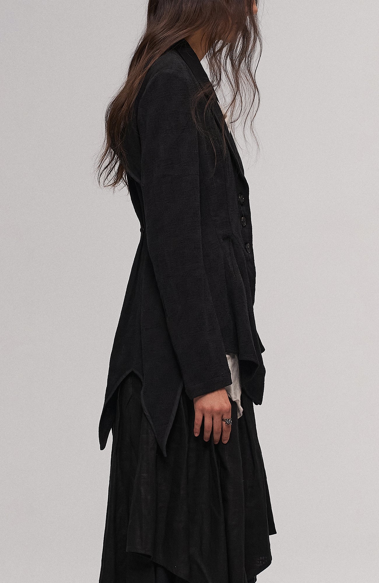 ILNya Nieternite Nifutur Asymmetric Hem Linen-Blend Blazer