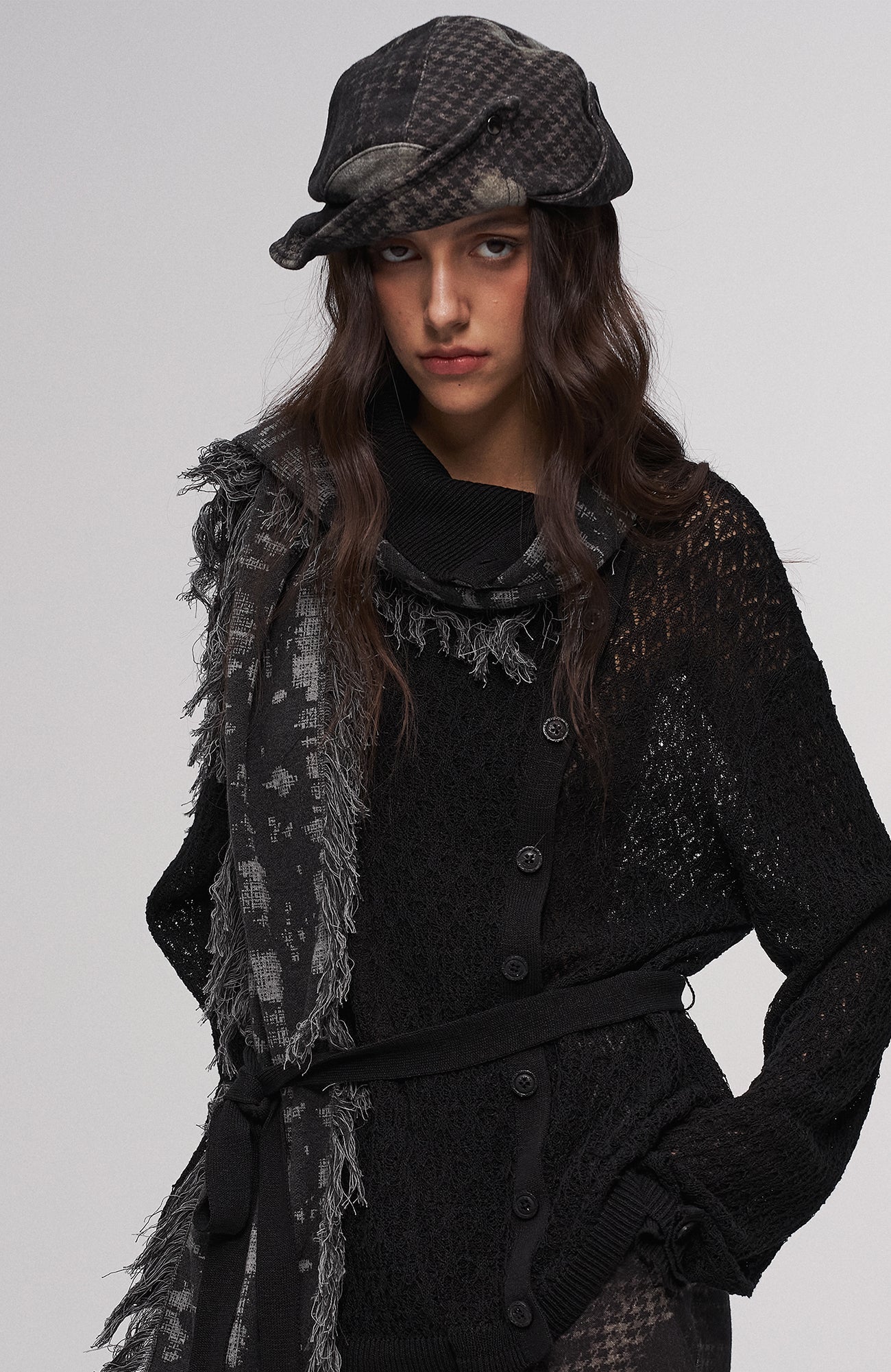 ILNya Nieternite Nifutur Fringed Abstract Jacquard Scarf