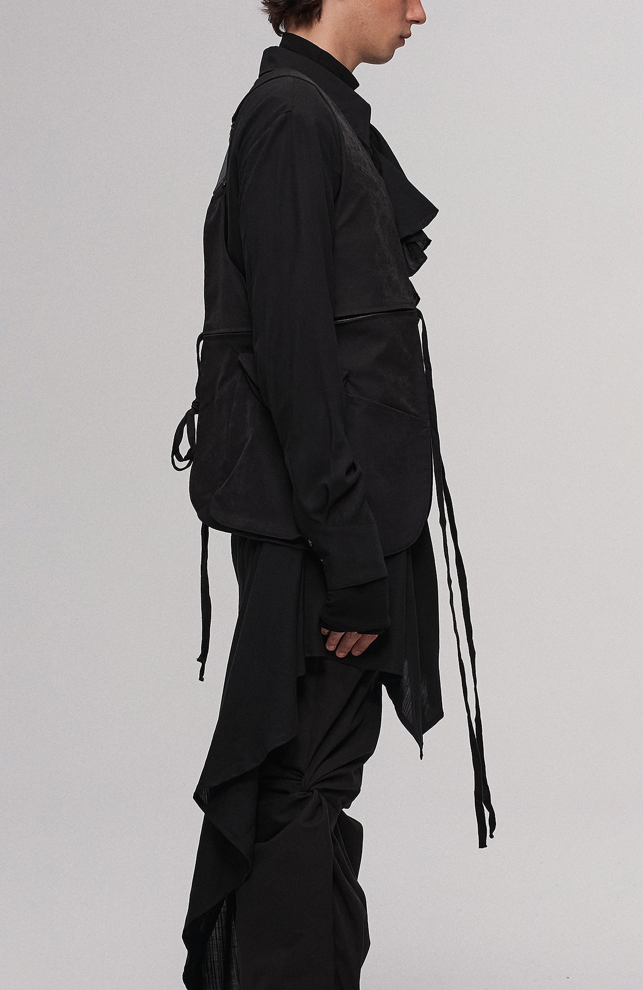 ILNya Nieternite Nifutur Twist-Knee Flared Trousers