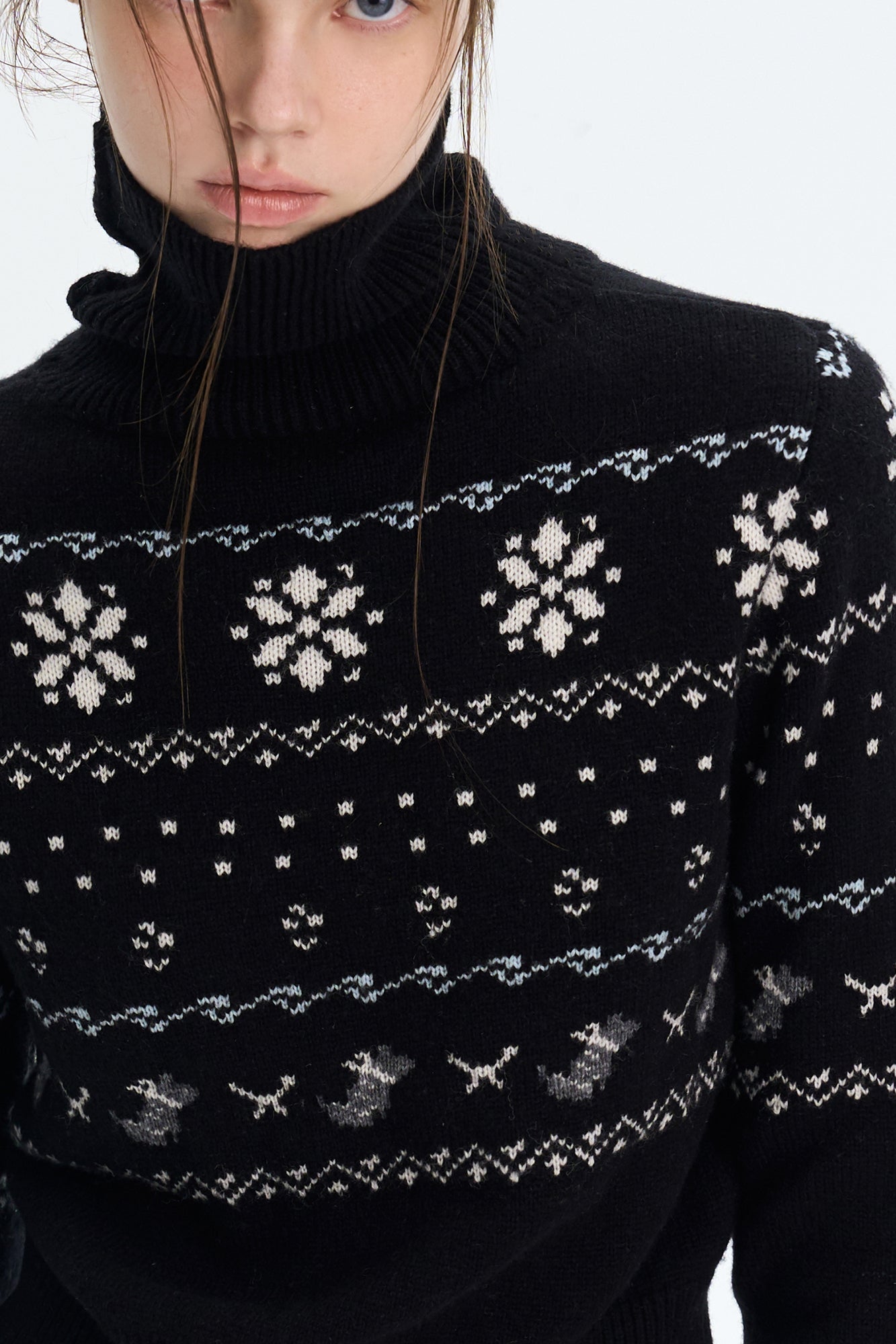 THE NEVERMORE Fair Isle Snowflake Pup Jacquard Sweater