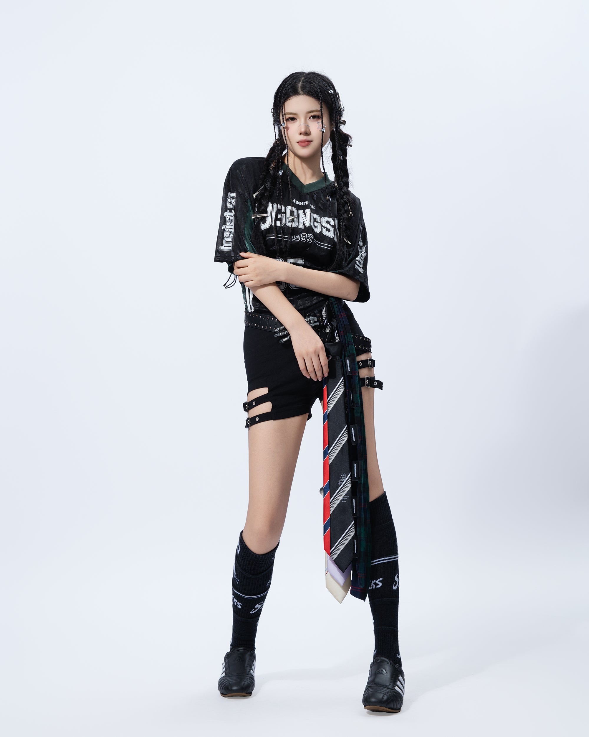 MOGONGSHE Varsity Lace-Up Waist Cropped Jersey
