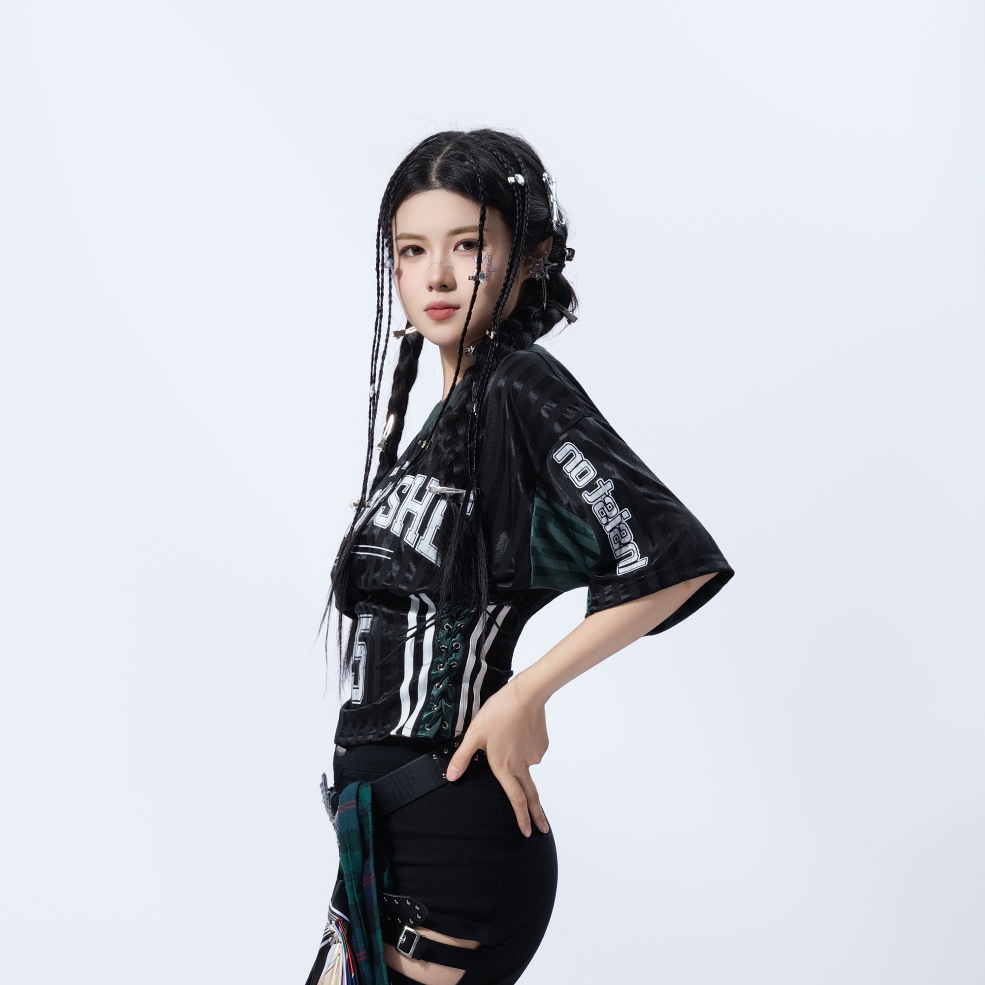 MOGONGSHE Varsity Lace-Up Waist Cropped Jersey