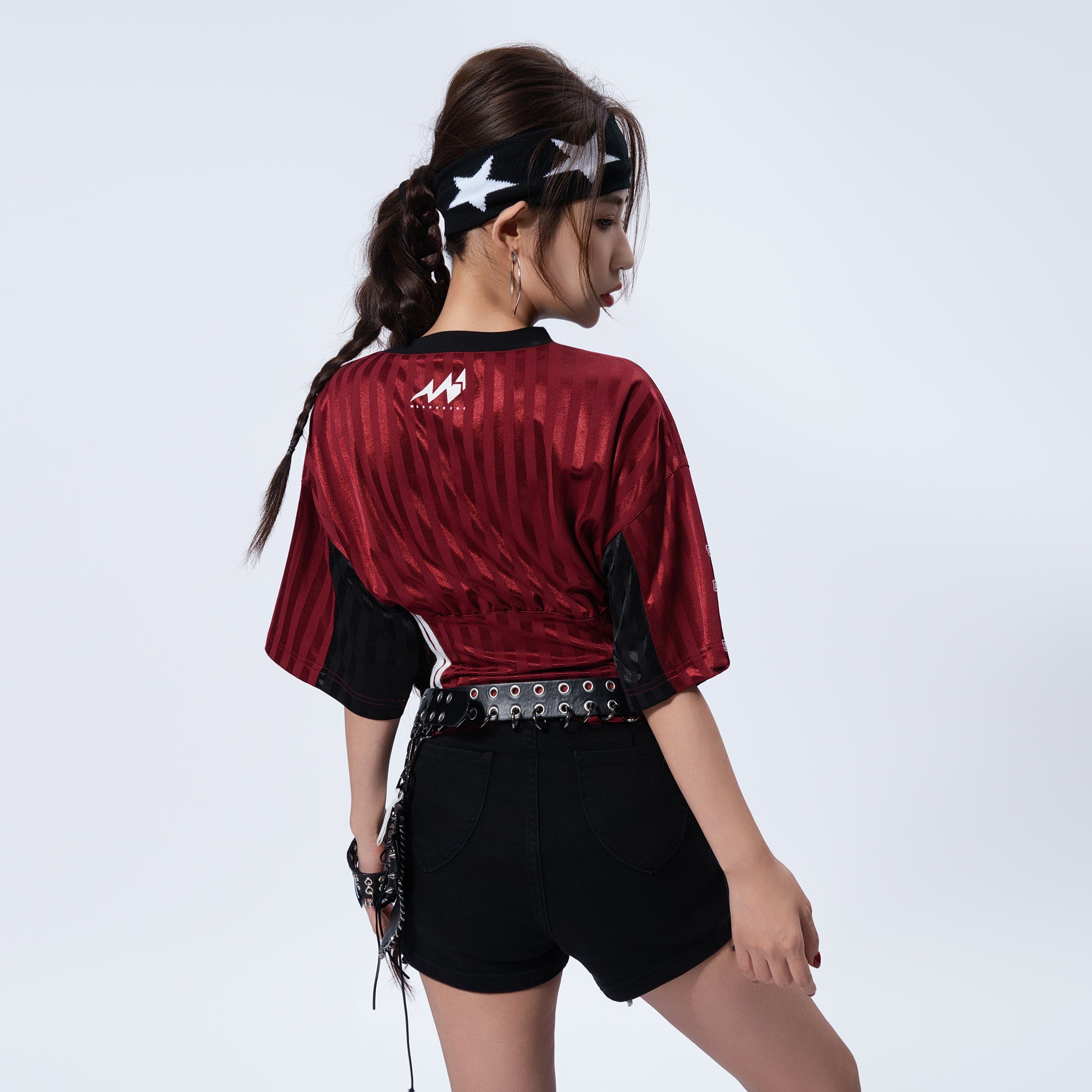 MOGONGSHE Varsity Lace-Up Waist Cropped Jersey