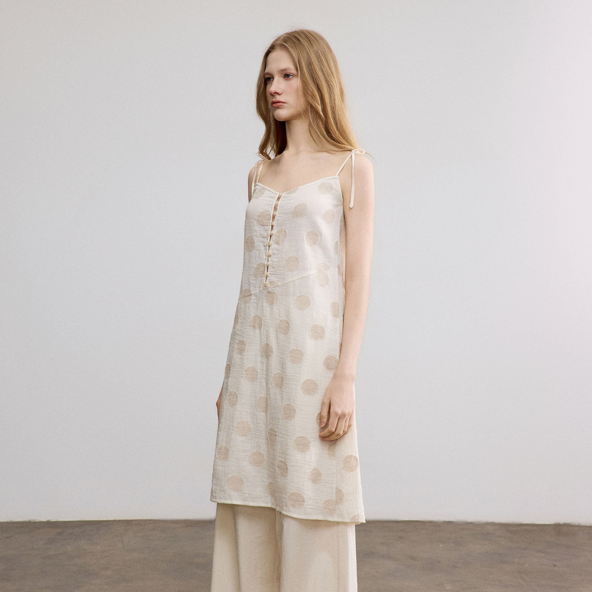 SAME FLOW Dot Button-Up Slit Cami Dress