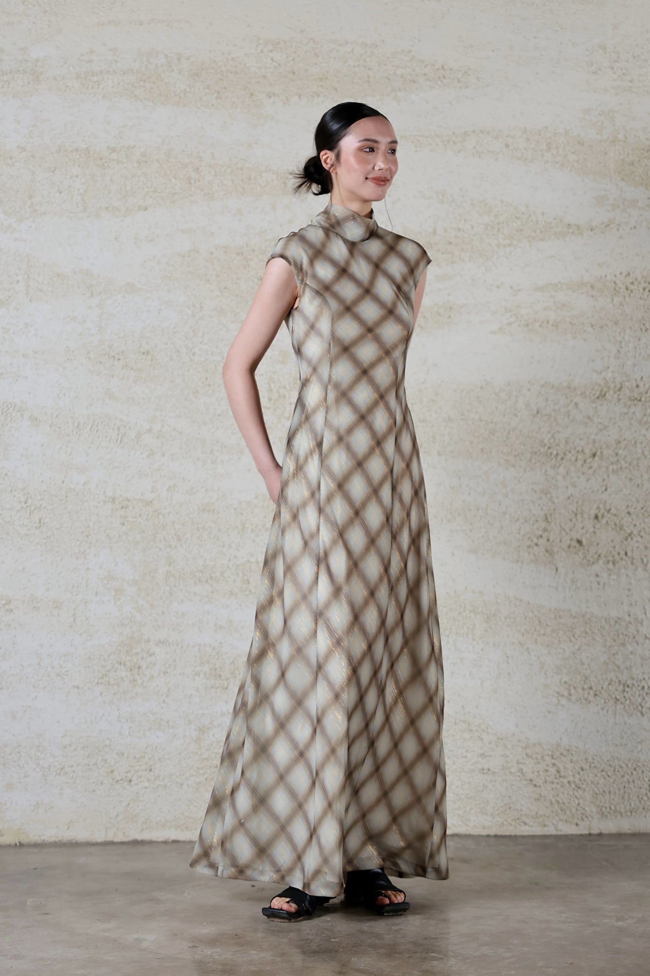 WUHEYIZUO Argyle Scarf-Neck Maxi Dress