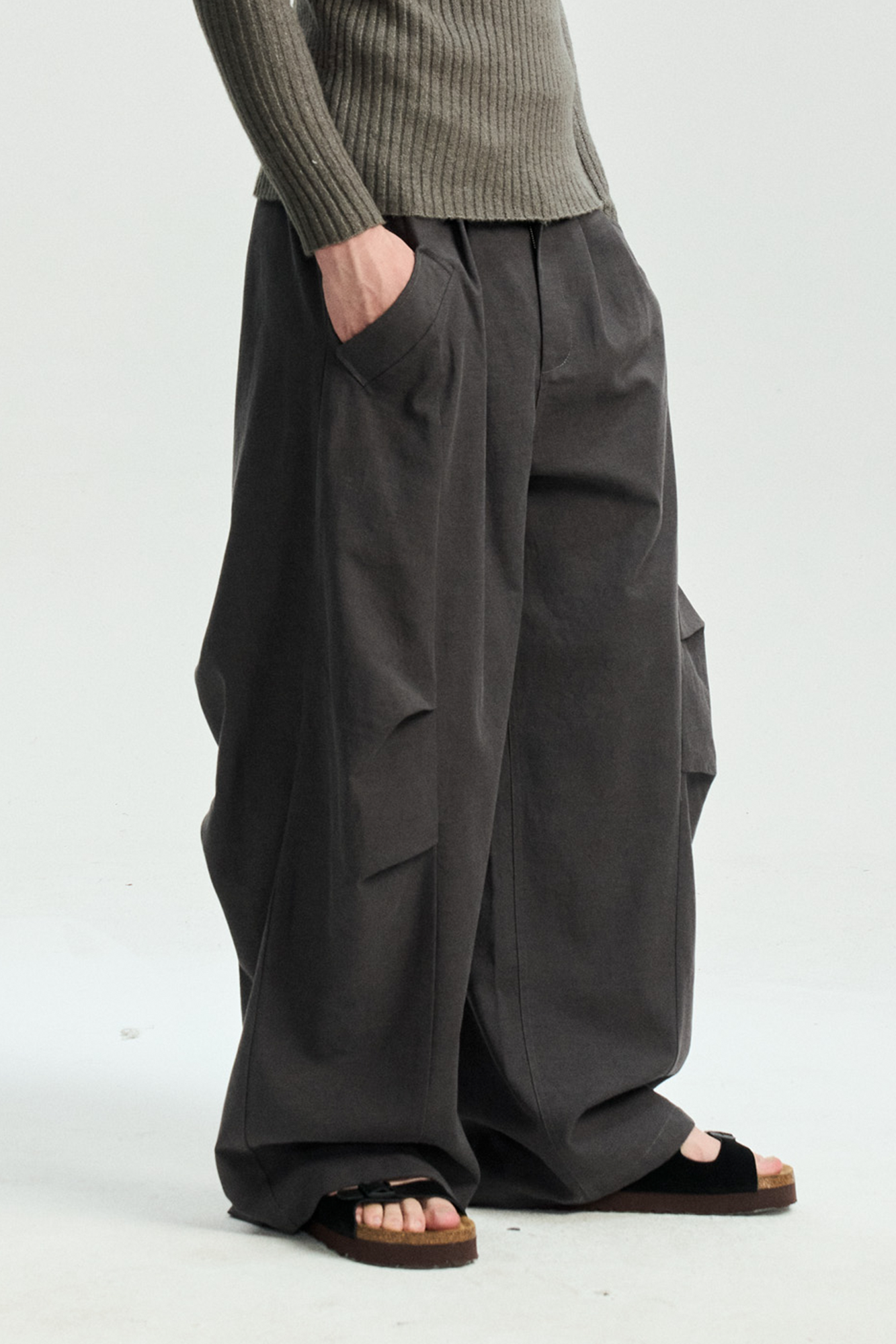 LEONSENSE Modern Curved Paneled Tencel-Cotton Pants