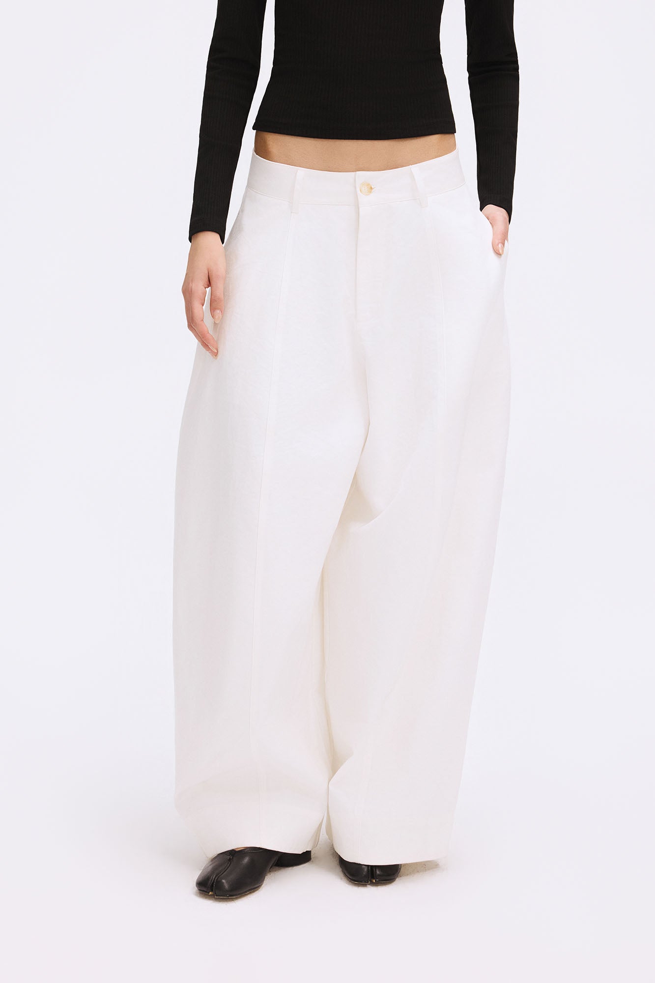 ARTIFICIAL WORLD Essential Oversized Curved-Leg Pants