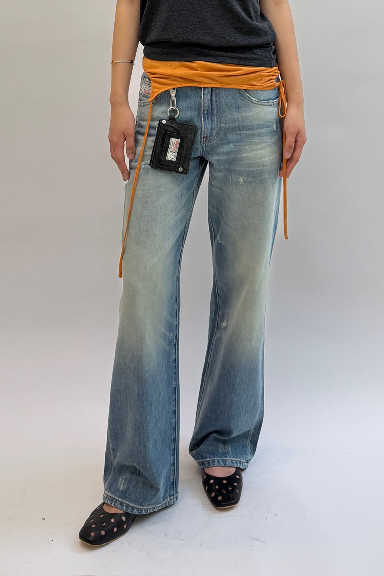 NEVERSEEZ Distressed Washed Straight-Leg Jeans