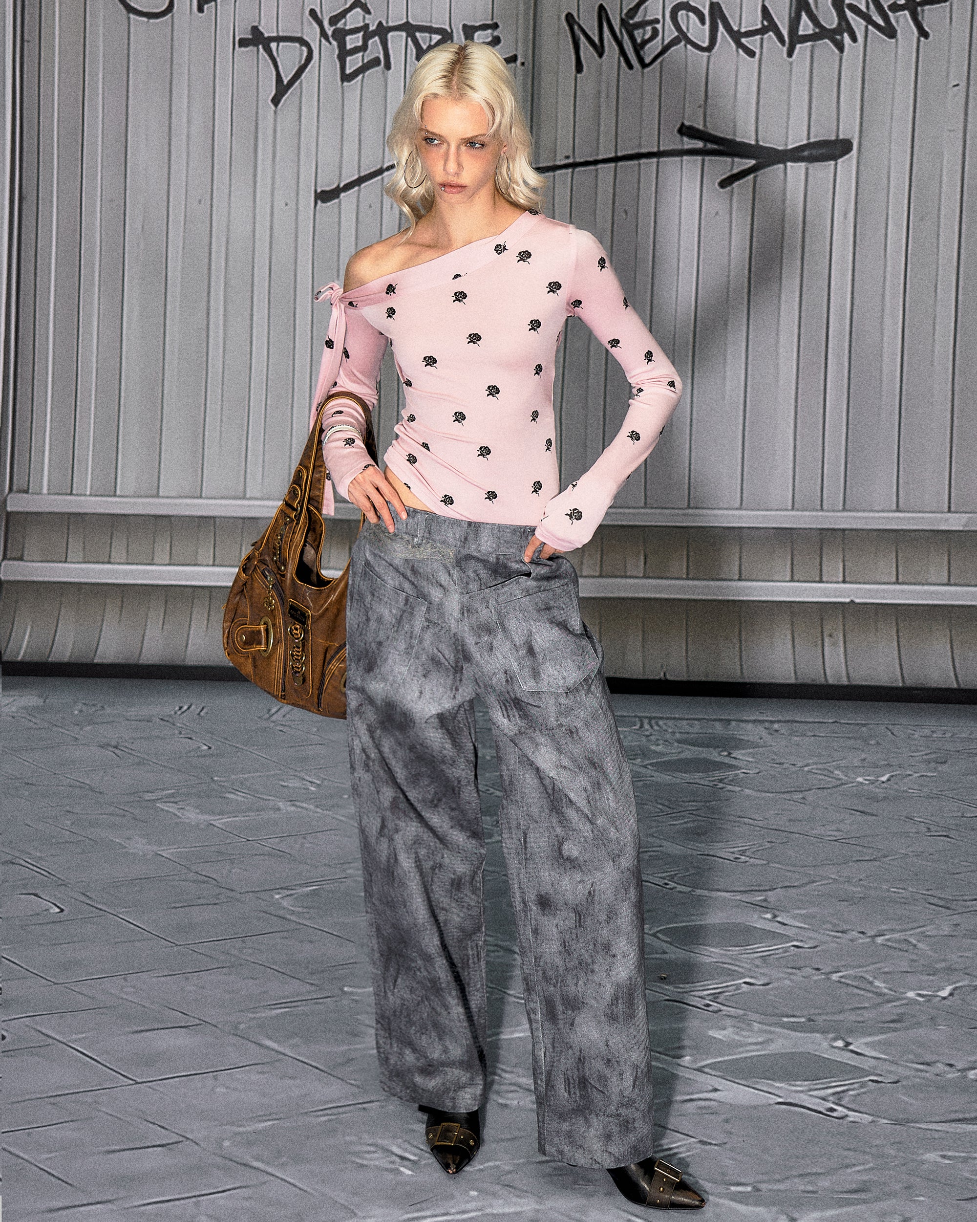 THE NEVERMORE Rose Monogram Slanted Shoulder Strap Tee