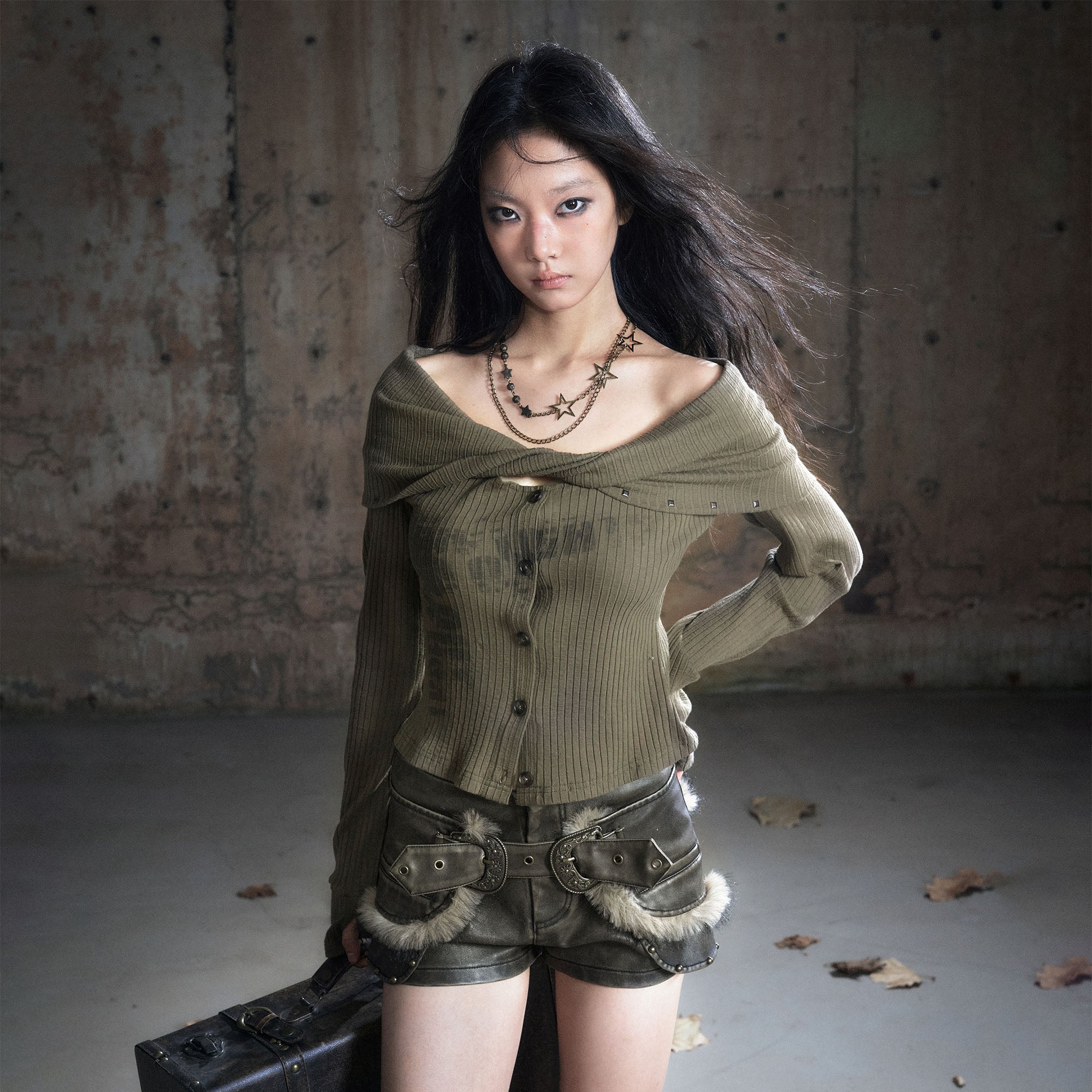 CESTNOUS Twist Off-Shoulder Knit Long-Sleeve Tee