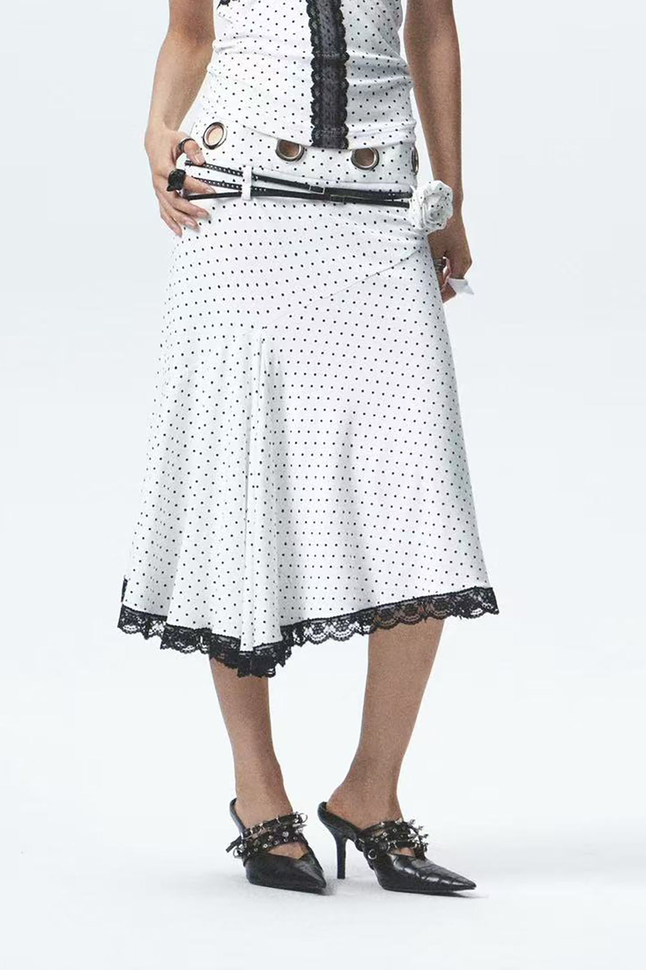 NONAME SPACE Polka-Dot Lace-Trim Asymmetric Midi Skirt