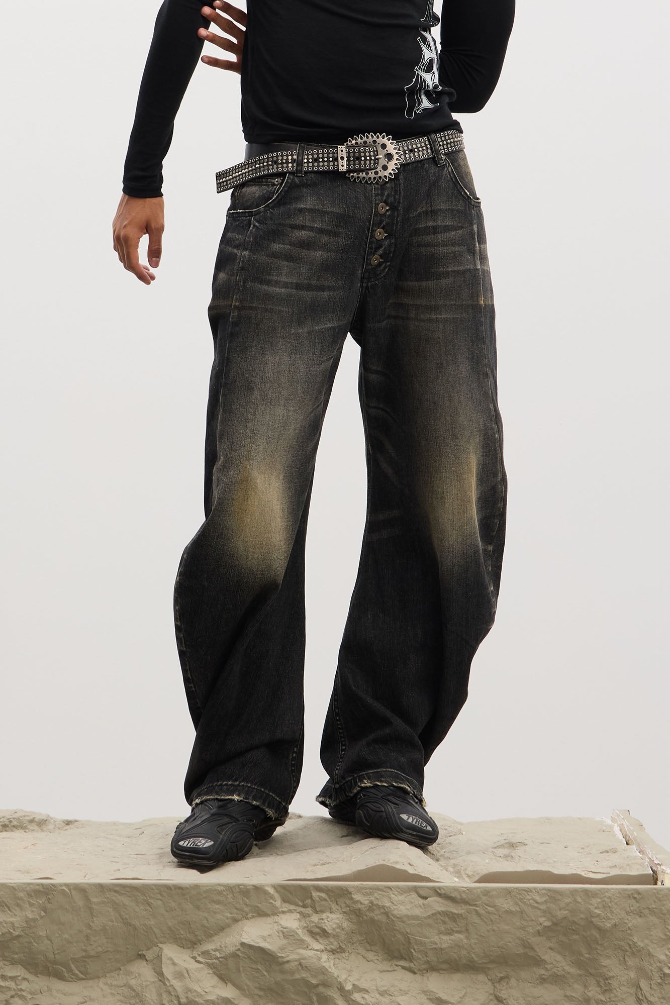 DND4DES Washed Button-Up Balloon-Leg Jeans
