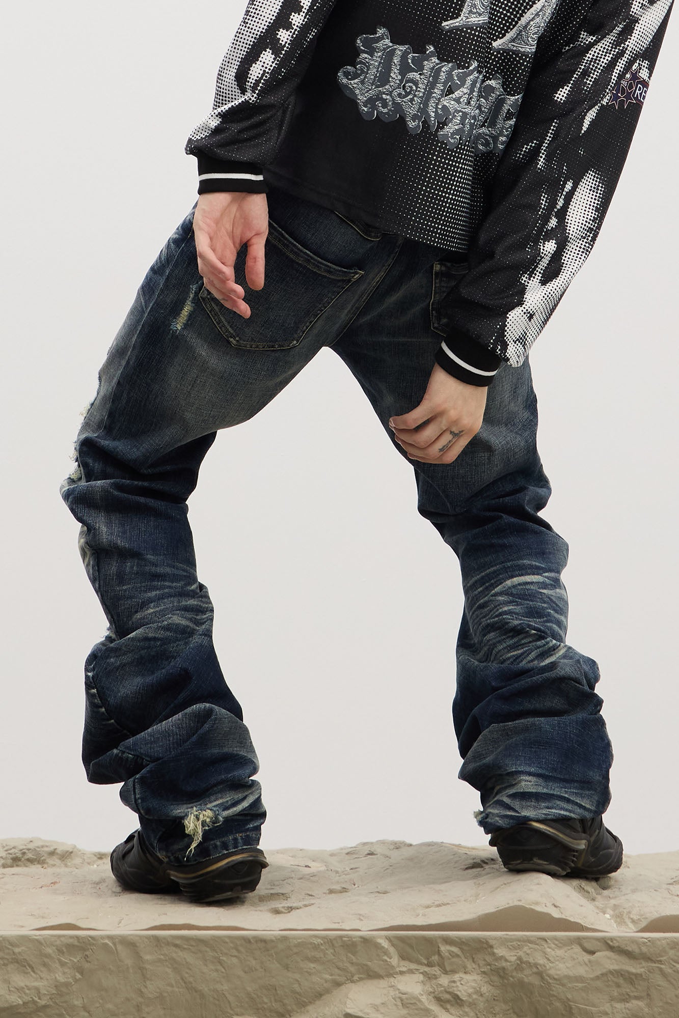 DND4DES Dirty Fit Whiskered Stack Jeans
