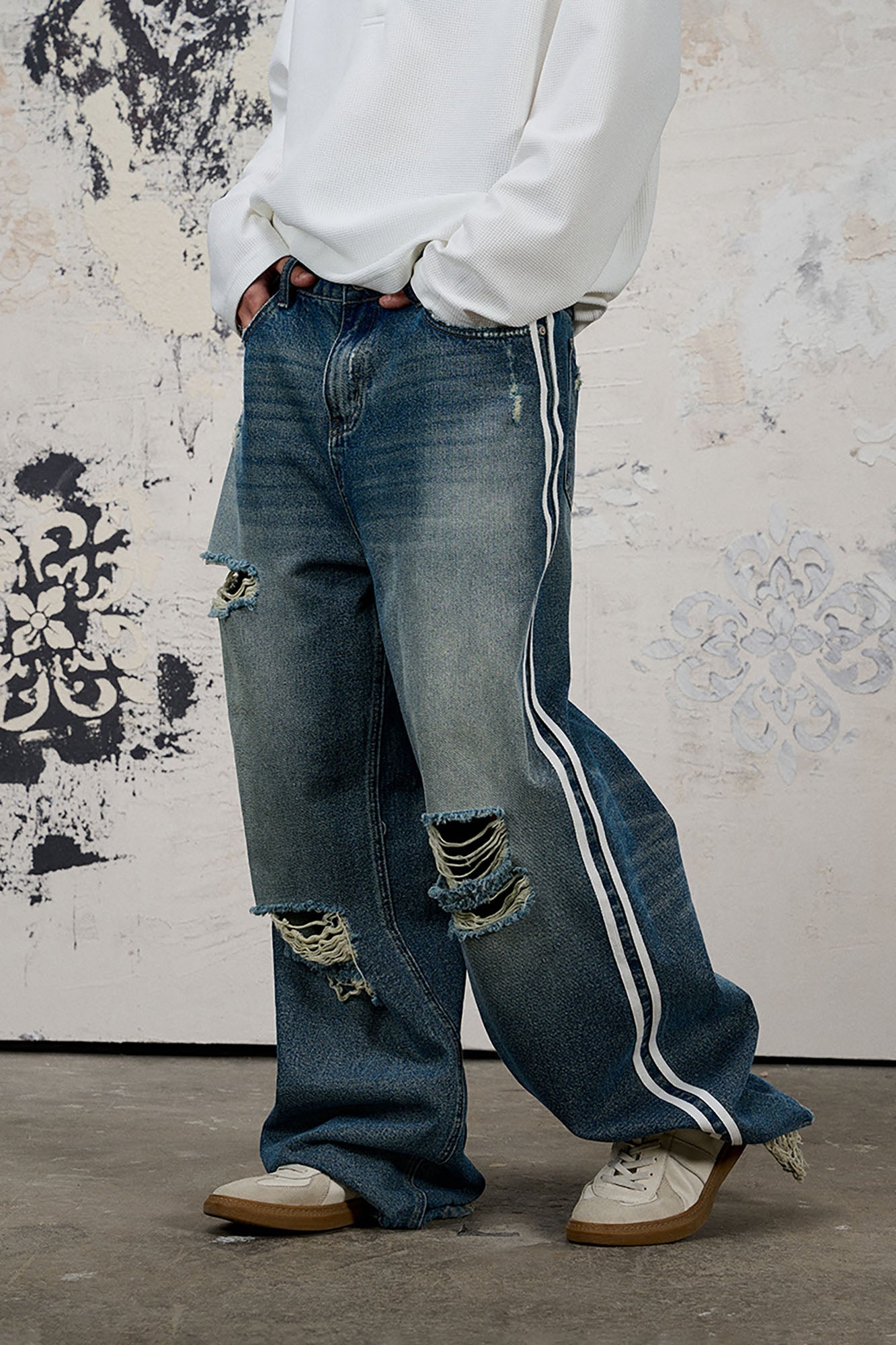 DONSMOKE Ripped Side Stripe Wide-Leg Jeans