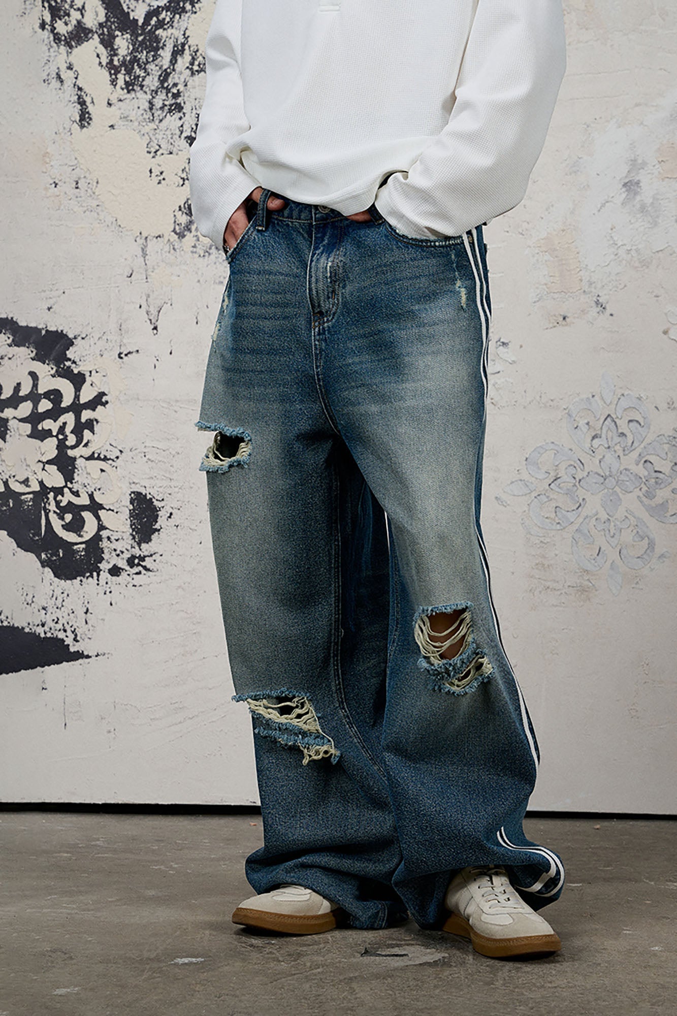 DONSMOKE Ripped Side Stripe Wide-Leg Jeans
