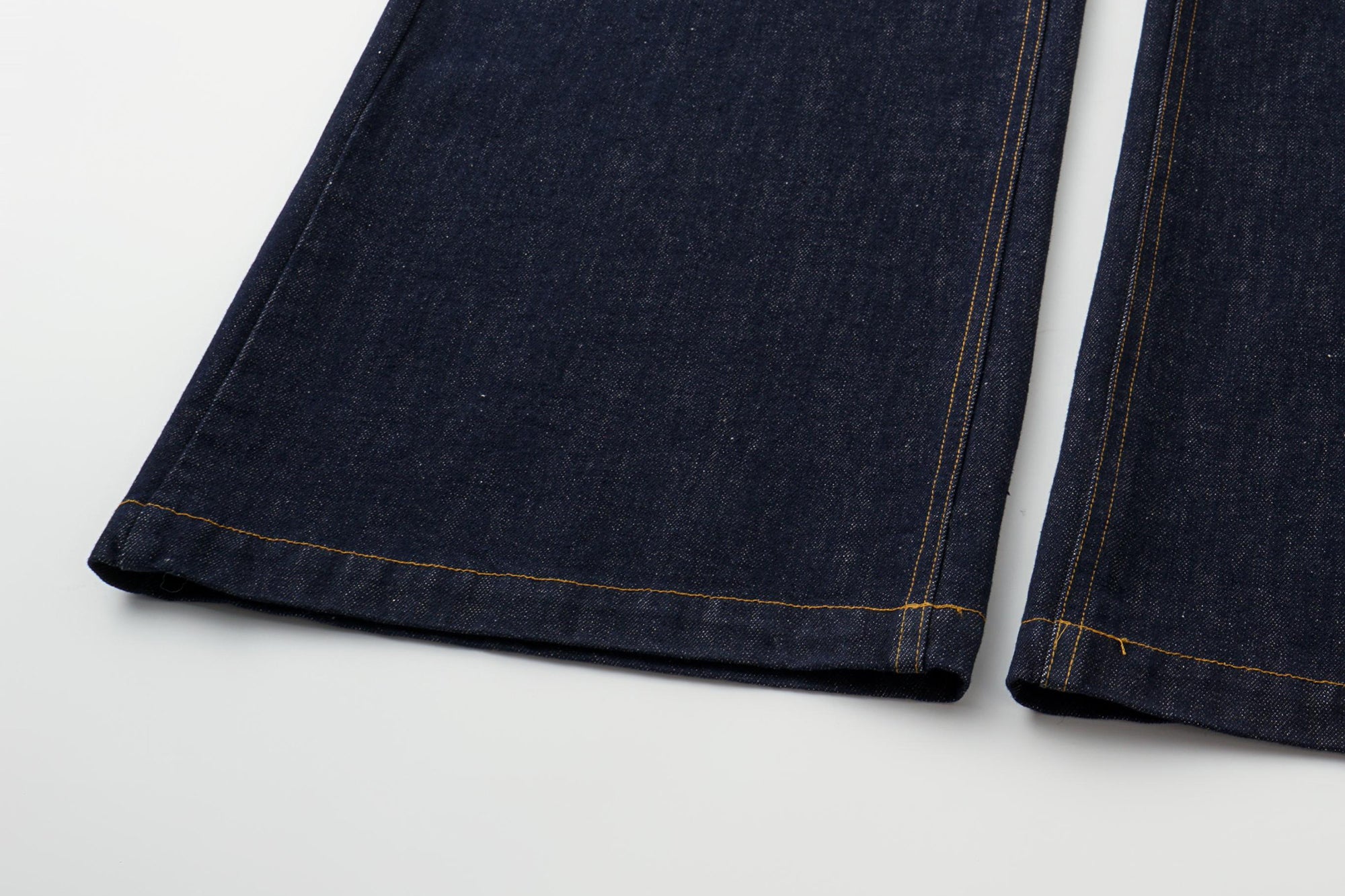 OINIMI Retro Stitched Straight-Leg Raw Jeans