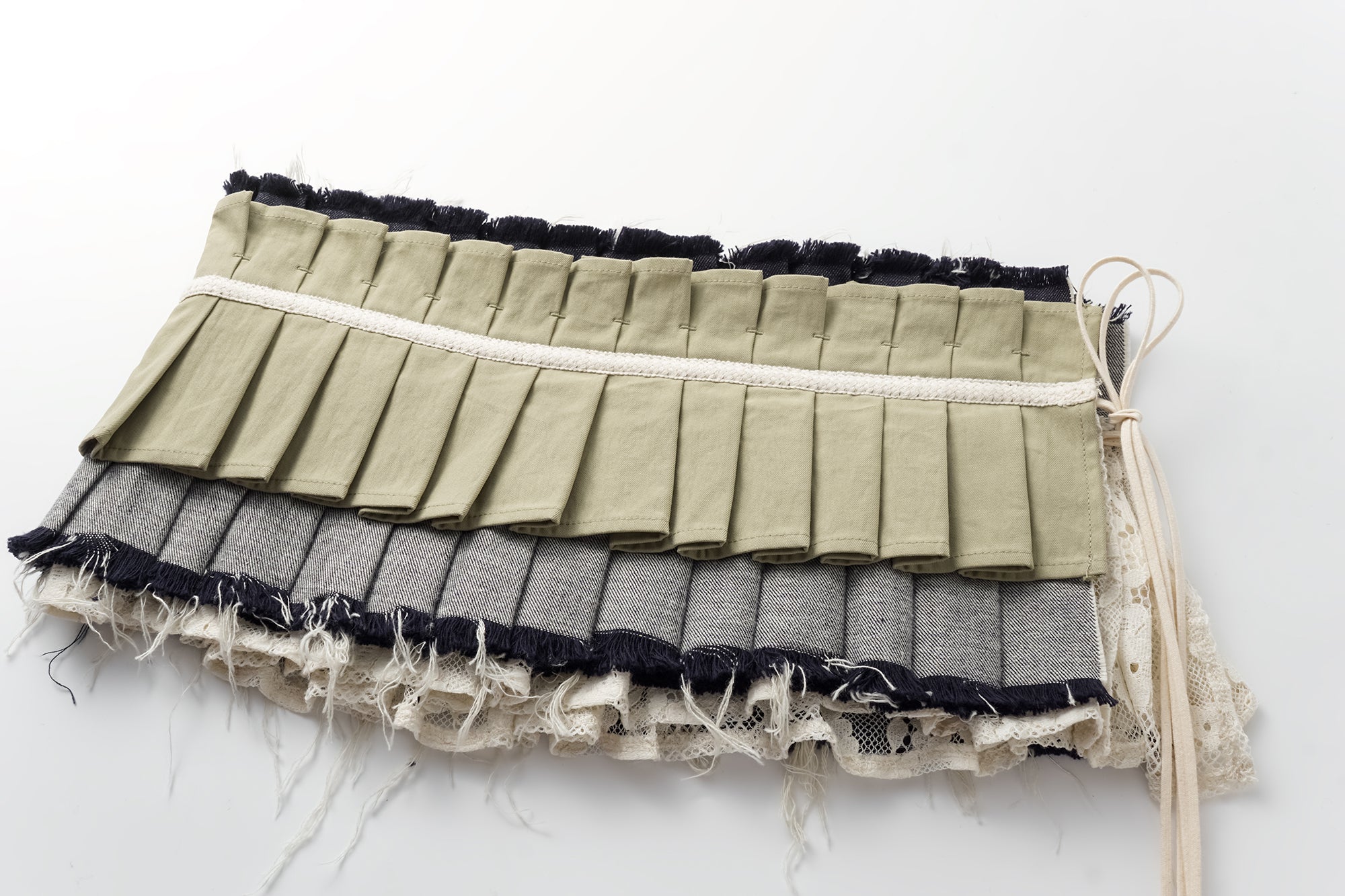 OINIMI Layered Pleated Raw Edge Waist Belt