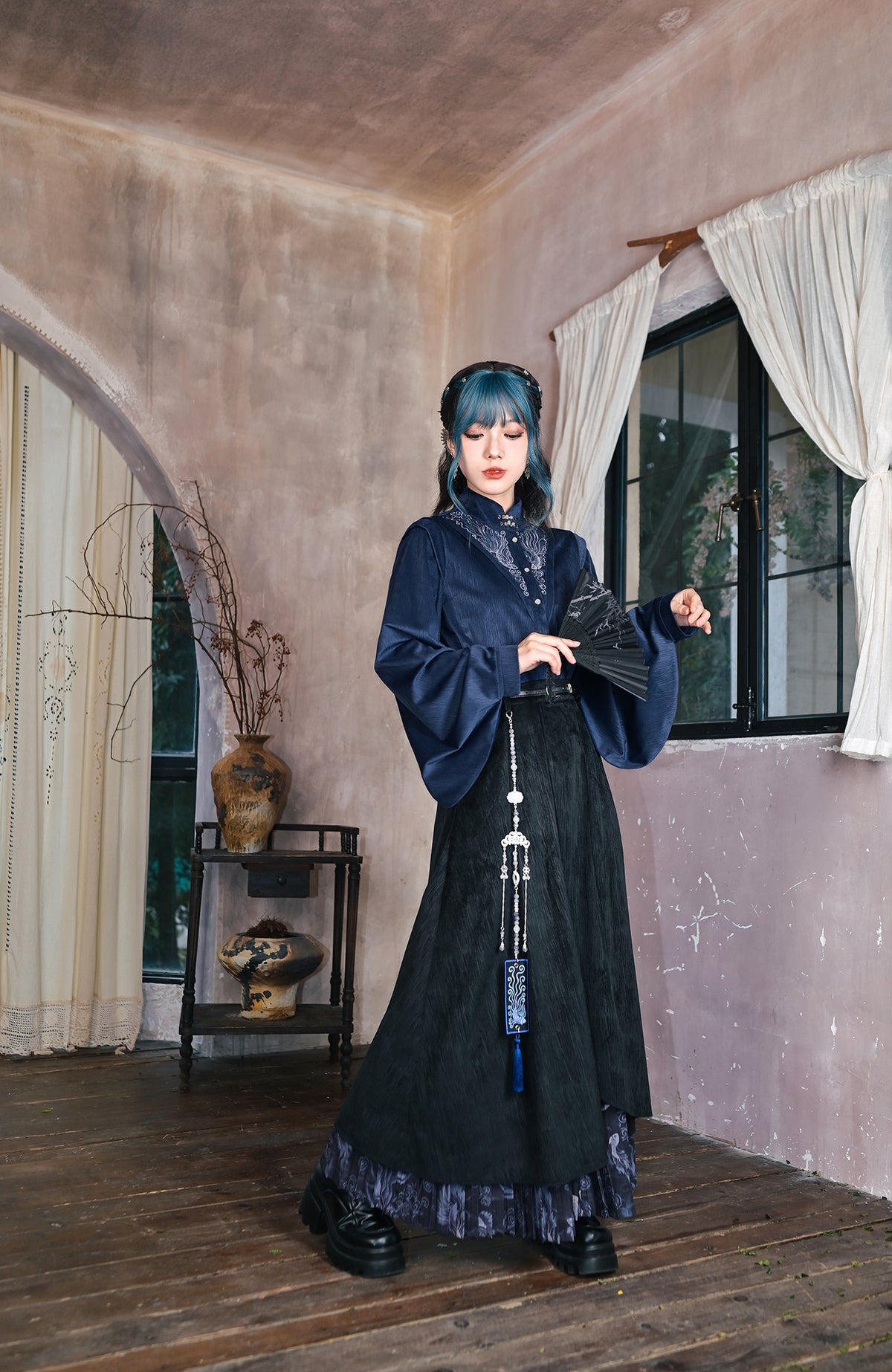 GUGUAI Embroidered Mandarin Collar Balloon-Sleeve Shirt