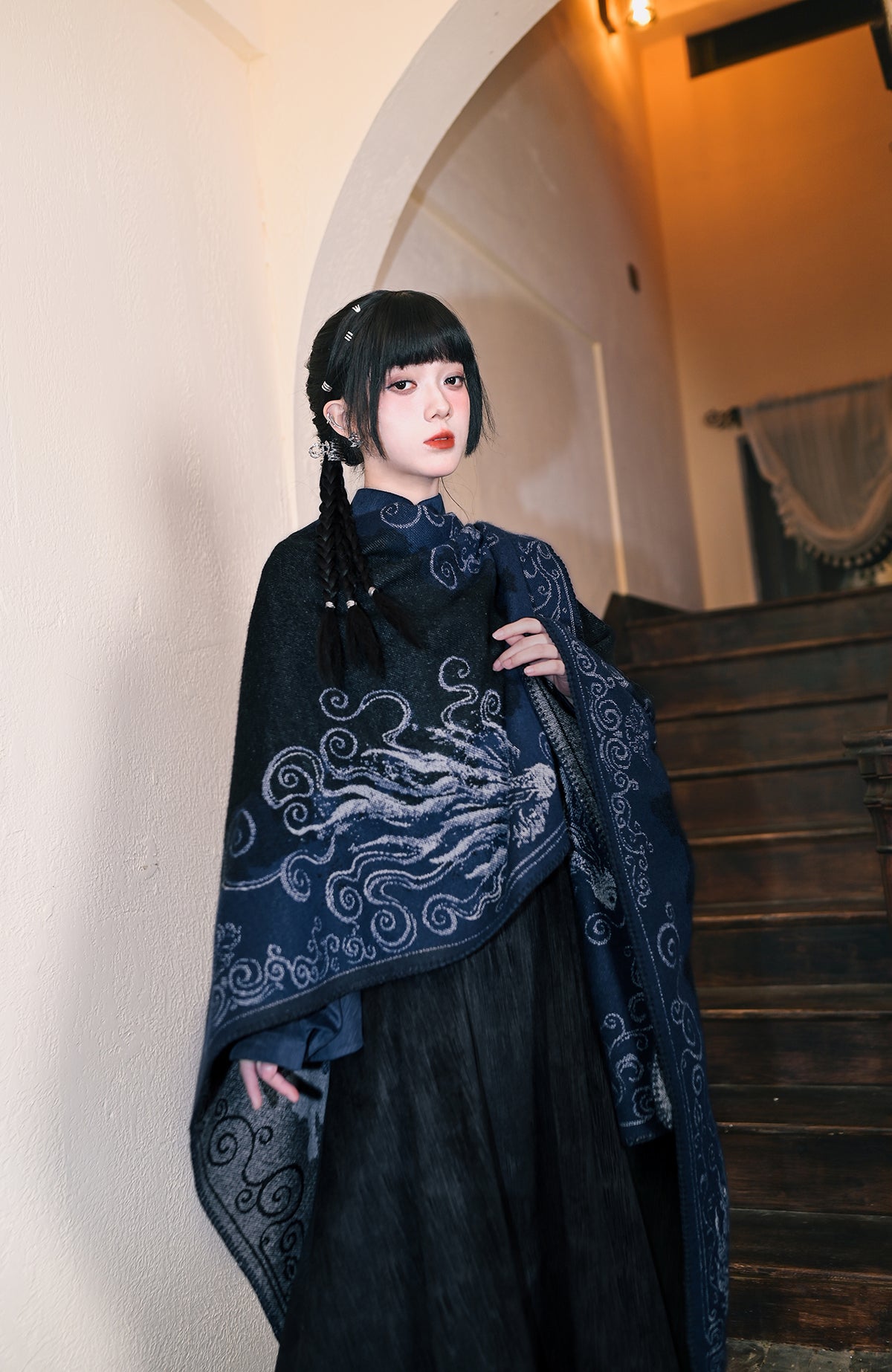 GUGUAI Jacquard Wide-Sleeve Cape