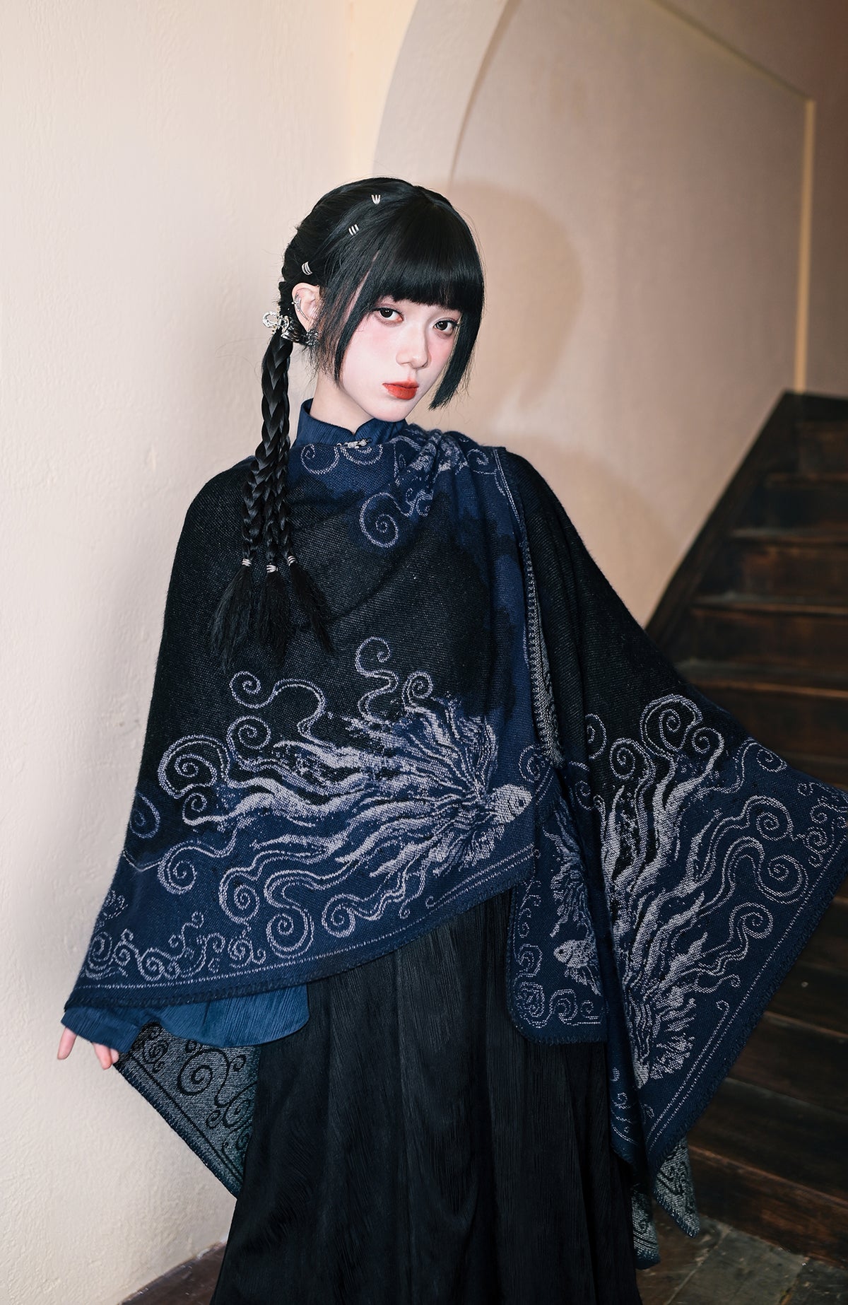 GUGUAI Jacquard Wide-Sleeve Cape