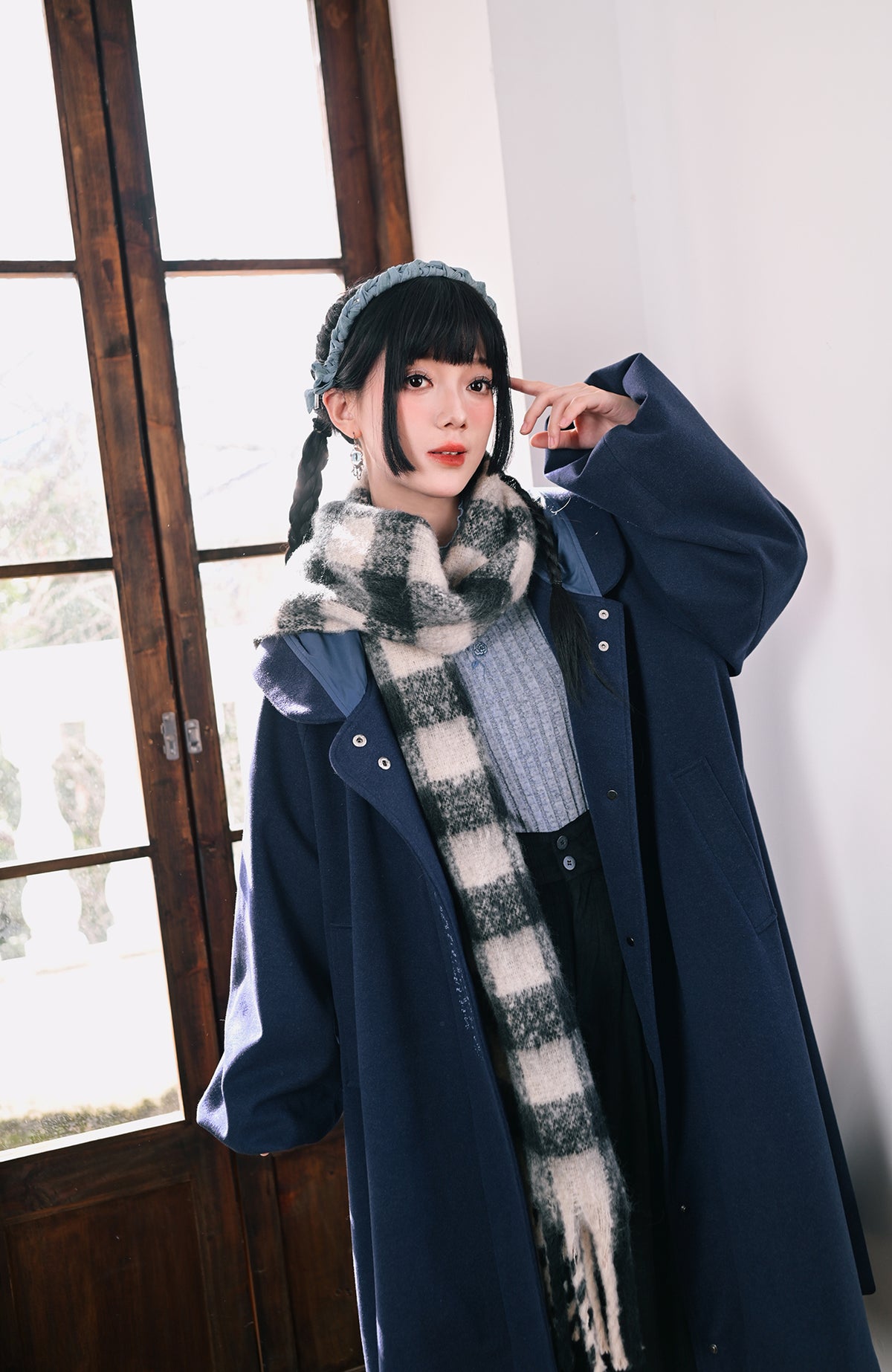 GUGUAI Embroidered Floral-Hem Wool-Blend Coat