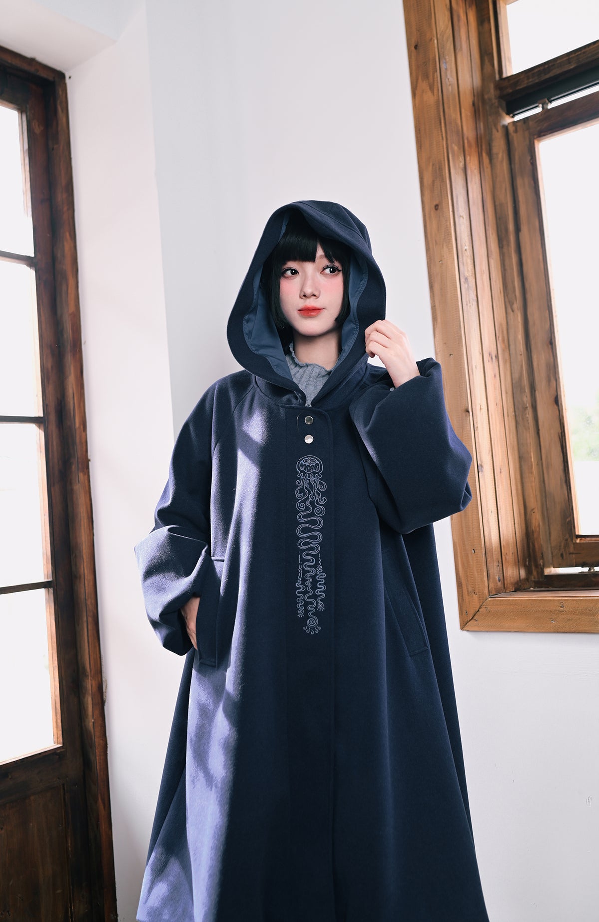 GUGUAI Embroidered Floral-Hem Wool-Blend Coat