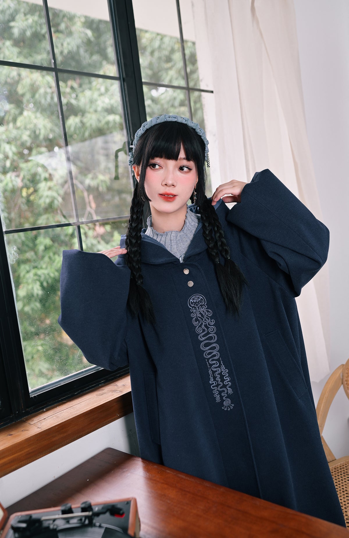 GUGUAI Embroidered Floral-Hem Wool-Blend Coat