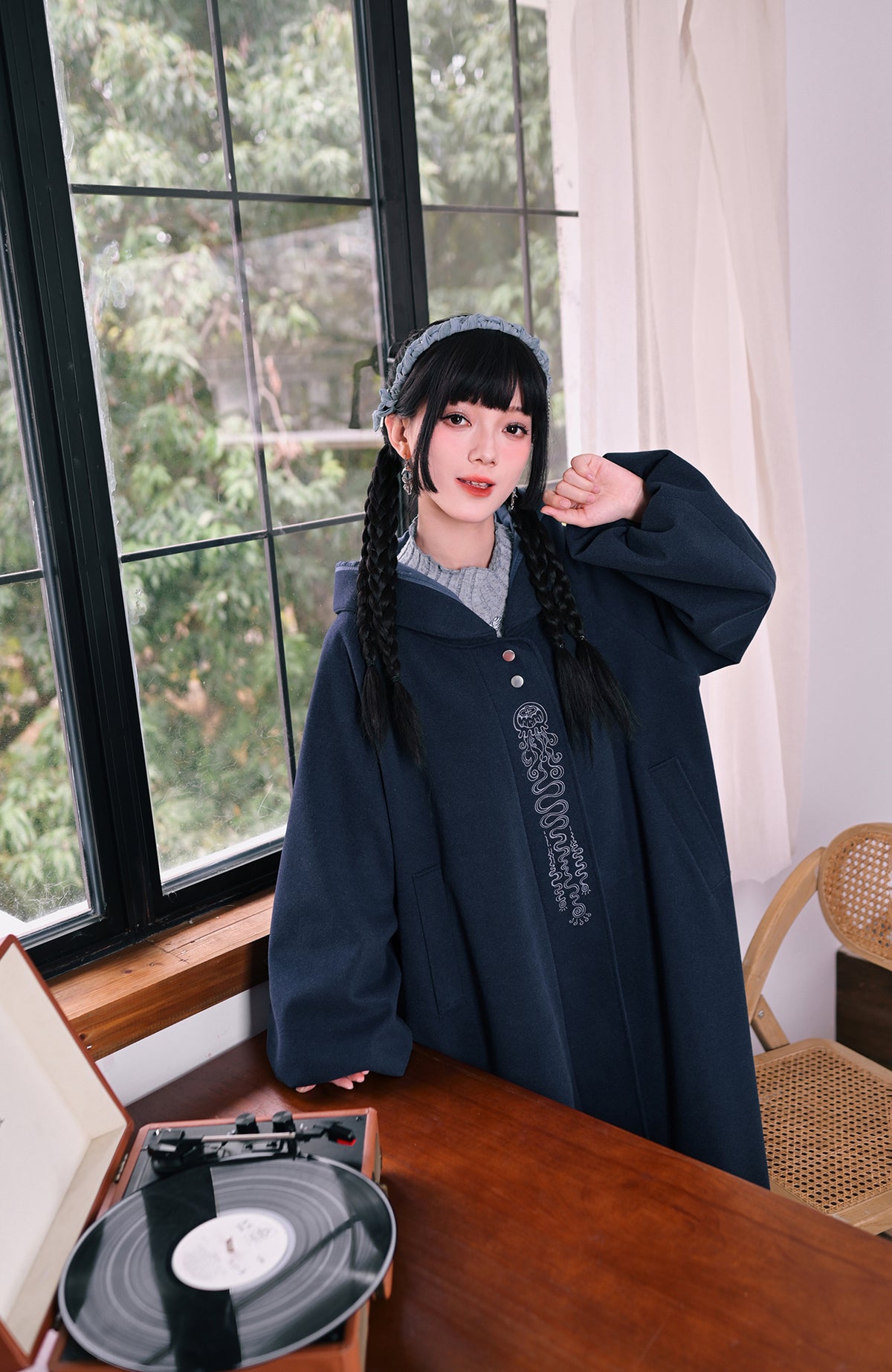 GUGUAI Embroidered Floral-Hem Wool-Blend Coat