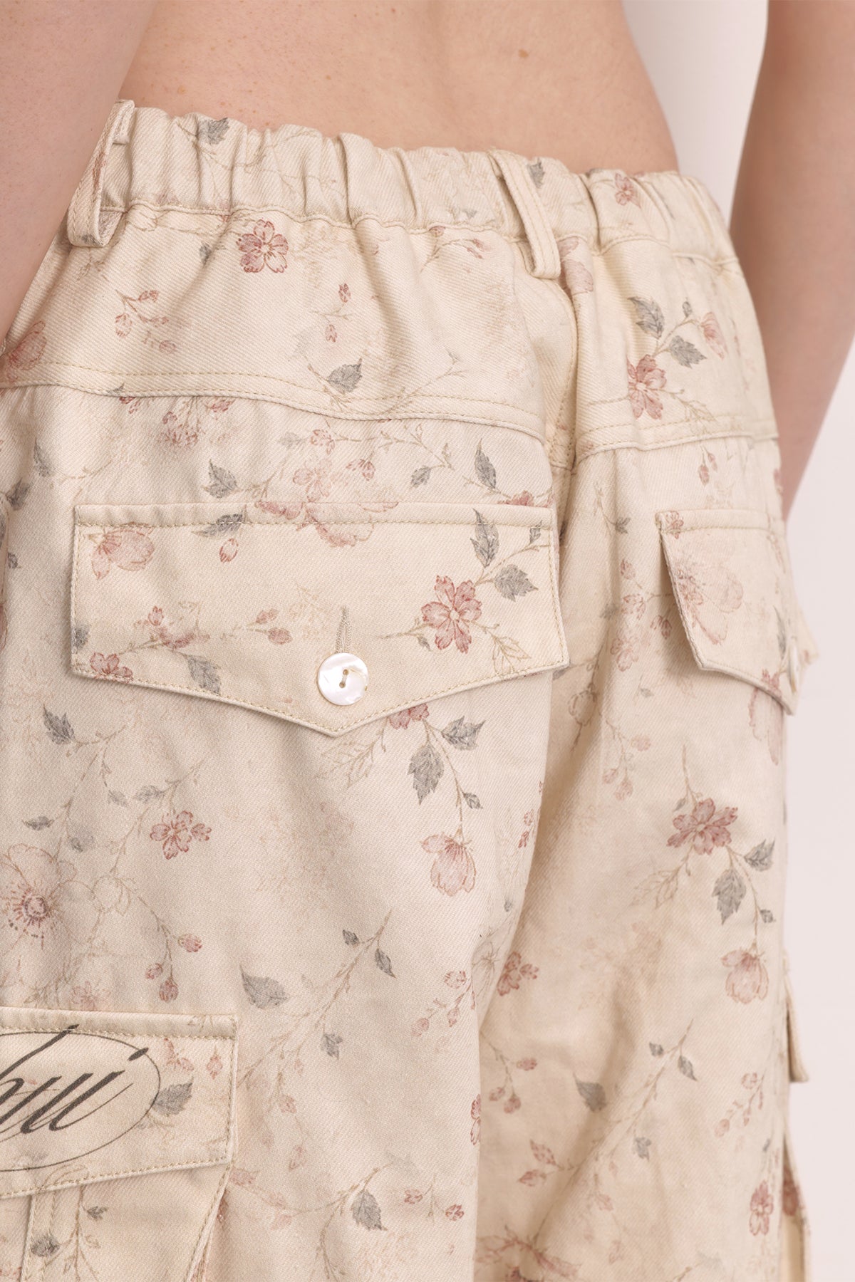 FAYCHUI Full-Print Floral Low-Rise Cargo Straight-Leg Pants