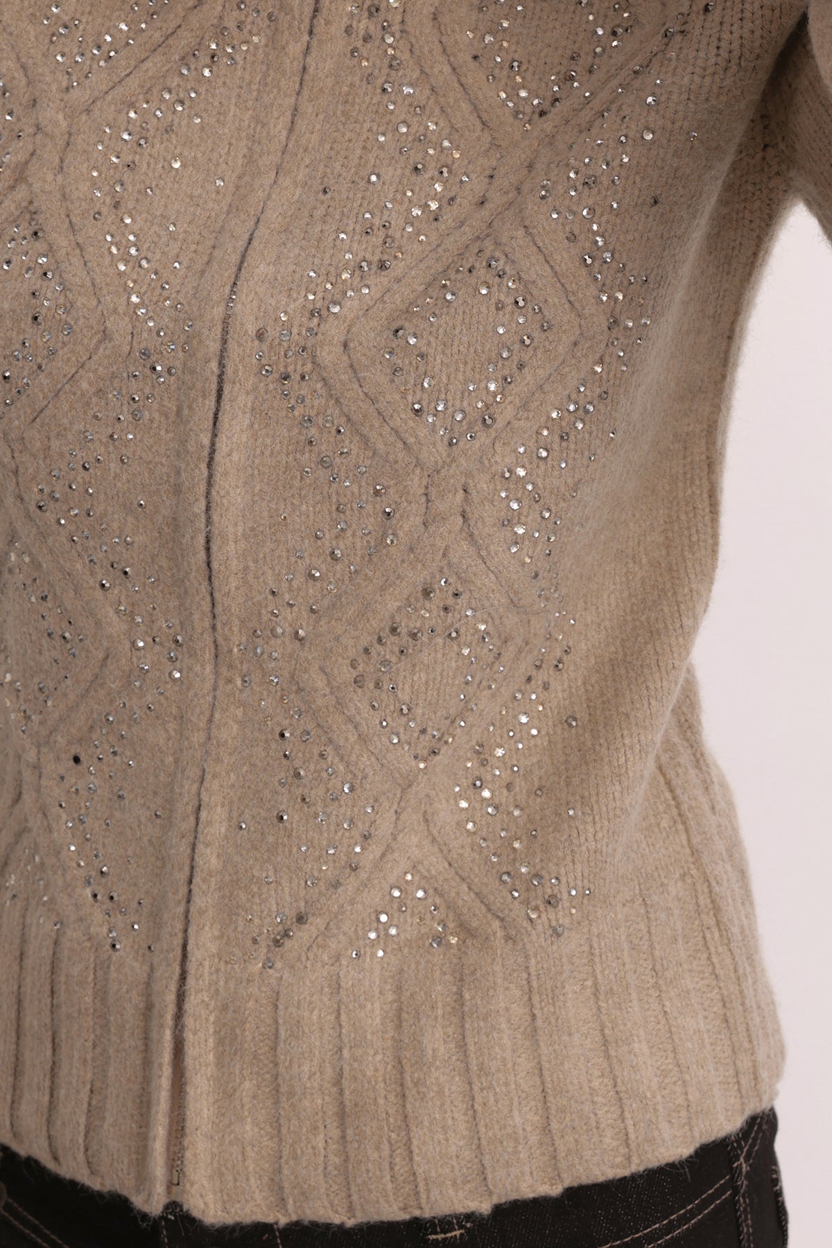 FAYCHUI Diamond Embroidered Ribbed Zip-Up Sweater