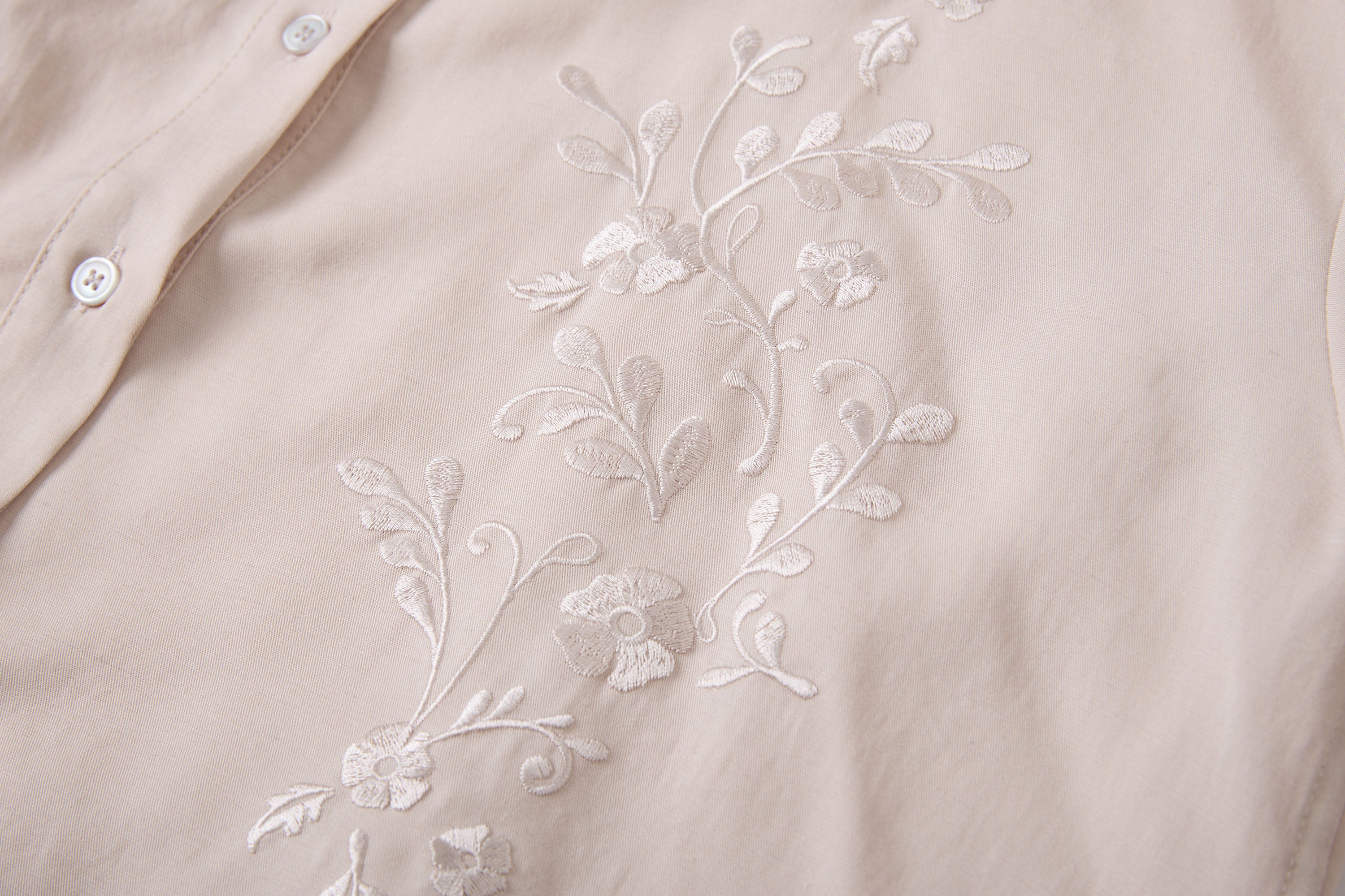 SAME FLOW Floral Embroidered Back-Drawstring Shirt