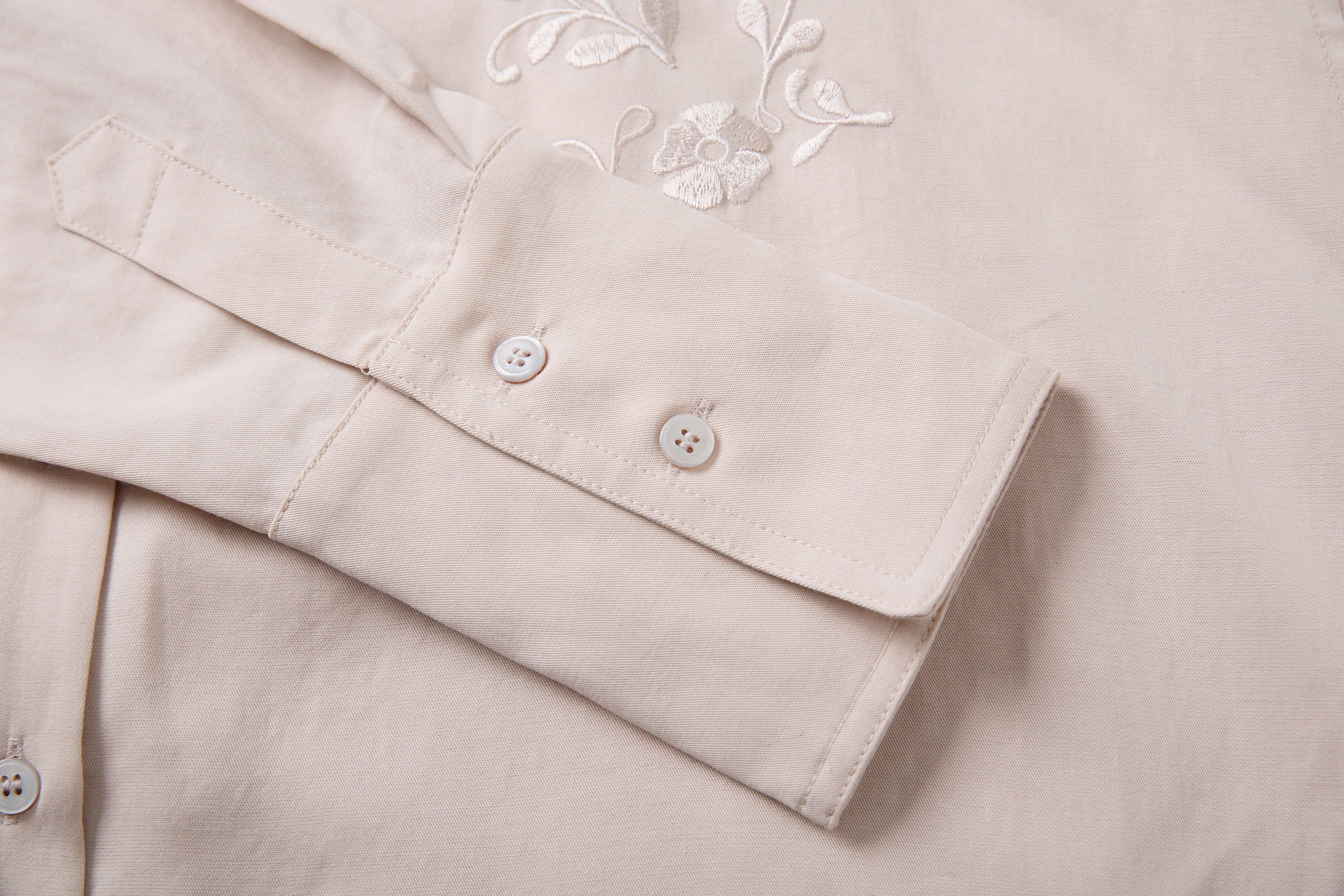 SAME FLOW Floral Embroidered Back-Drawstring Shirt