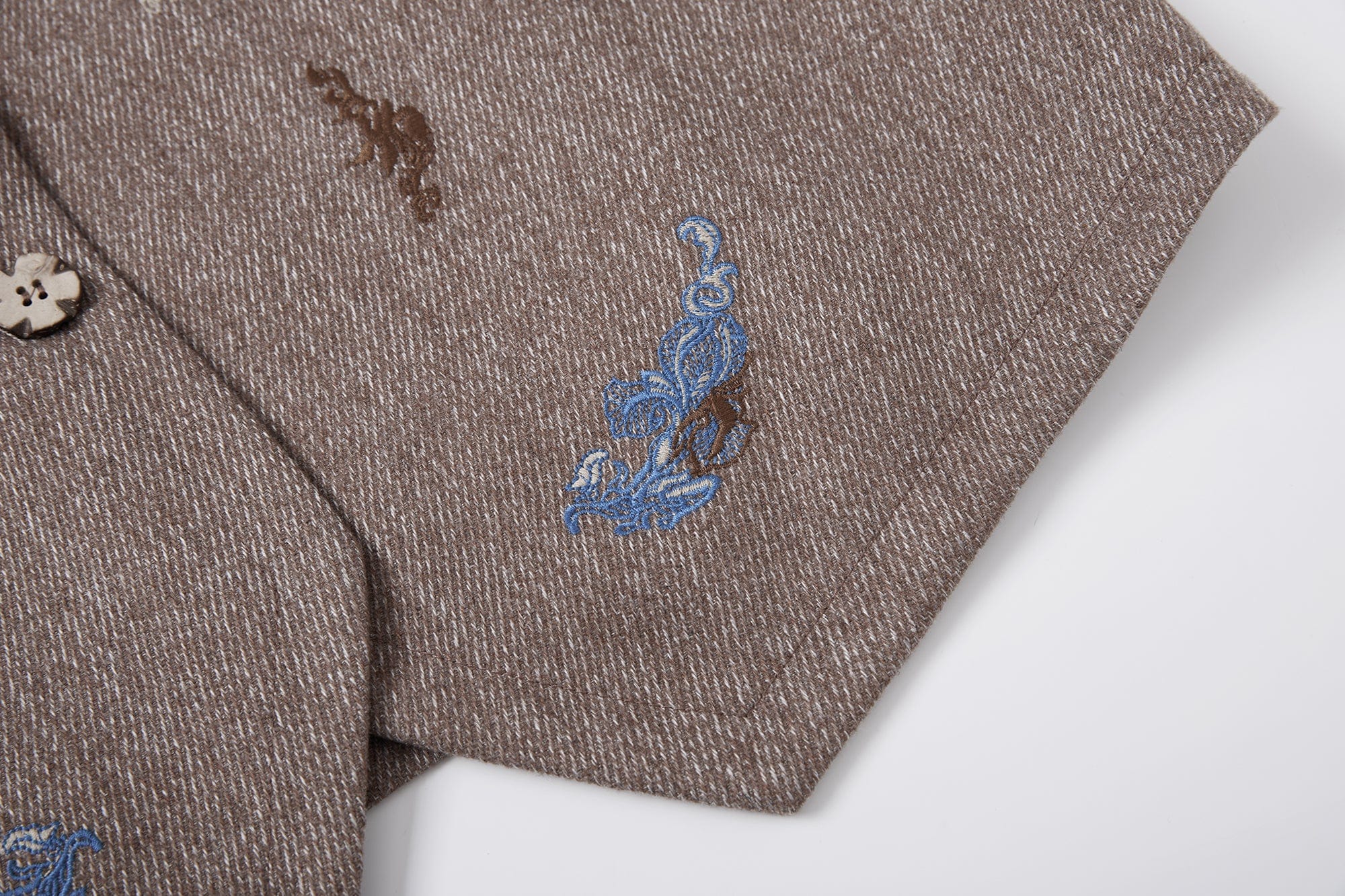 SAME FLOW Motif Embroidery Paneled Vest