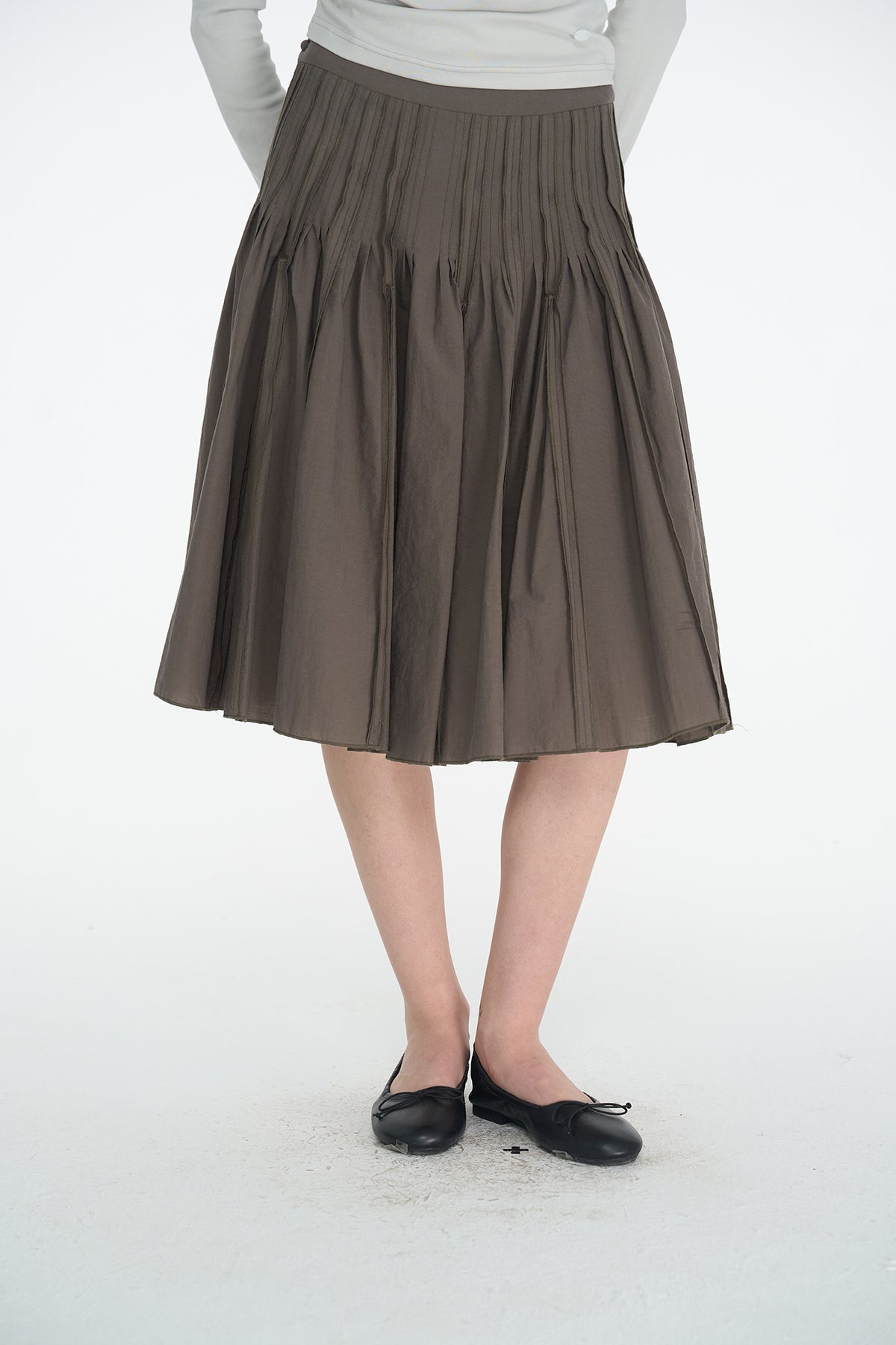 HSUSE Sculpted Pleat Flared Skirt