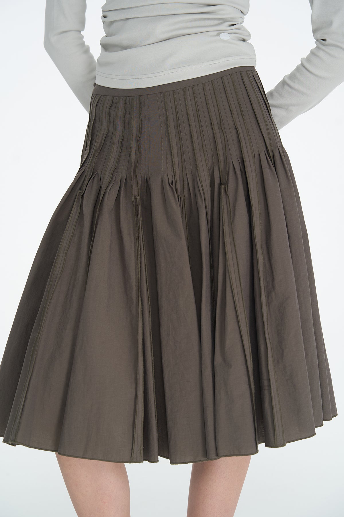 HSUSE Sculpted Pleat Flared Skirt