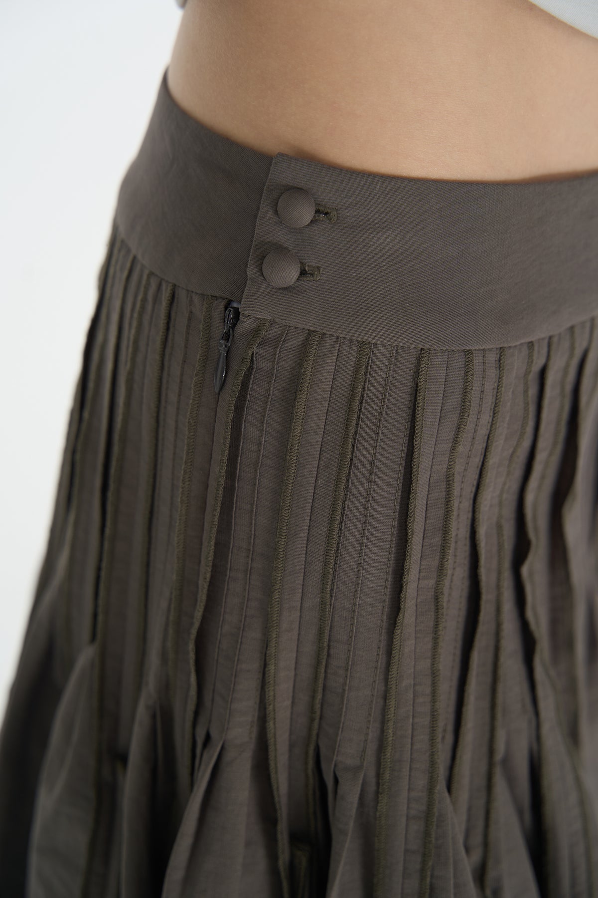 HSUSE Sculpted Pleat Flared Skirt