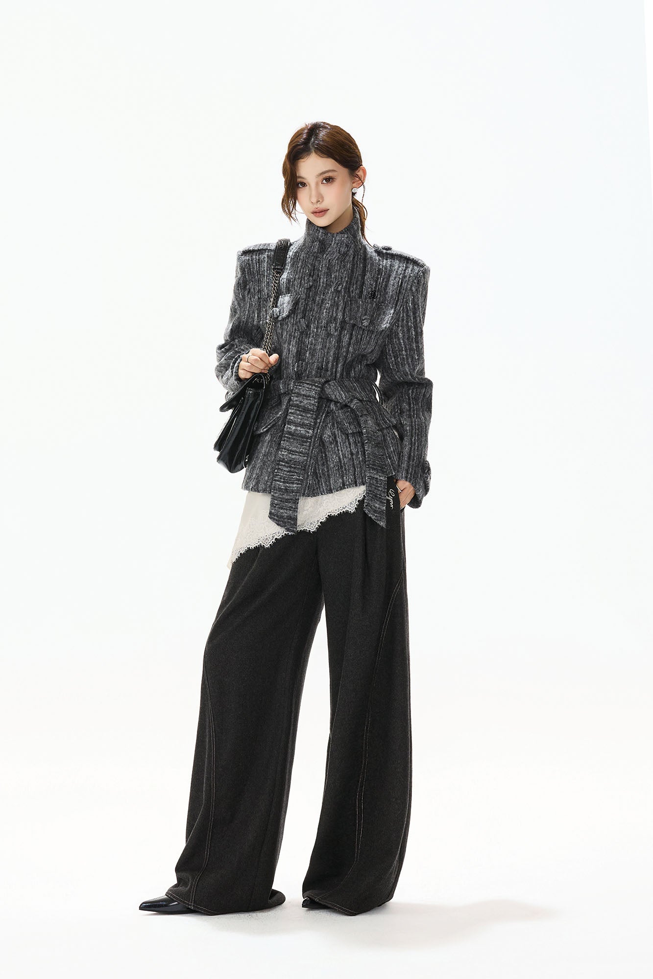 CYGNENOYR Curved Panel Stitch Wide-Leg Pants