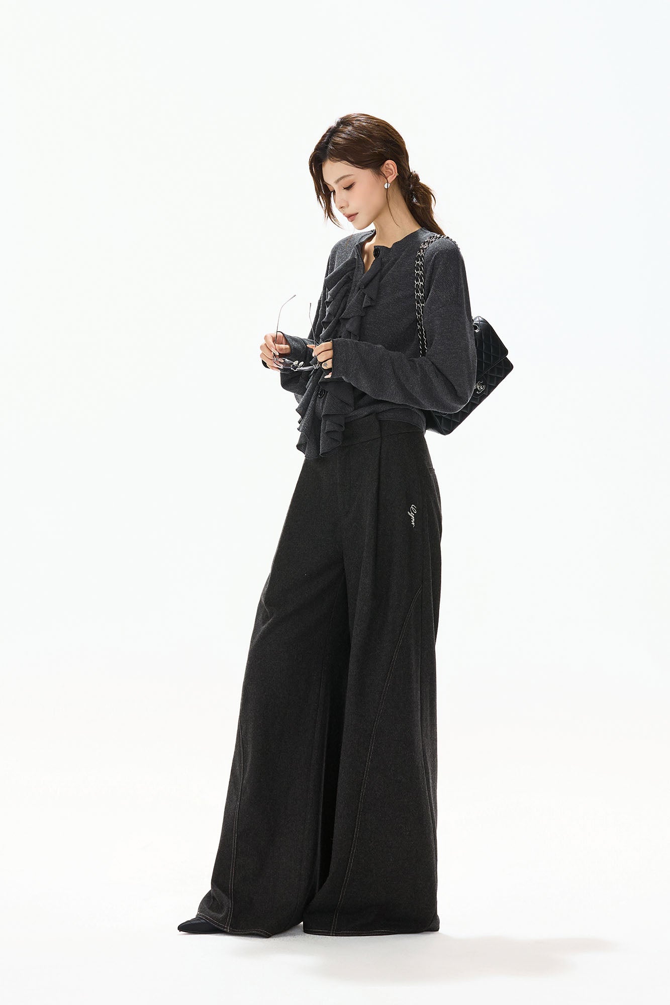 CYGNENOYR Curved Panel Stitch Wide-Leg Pants