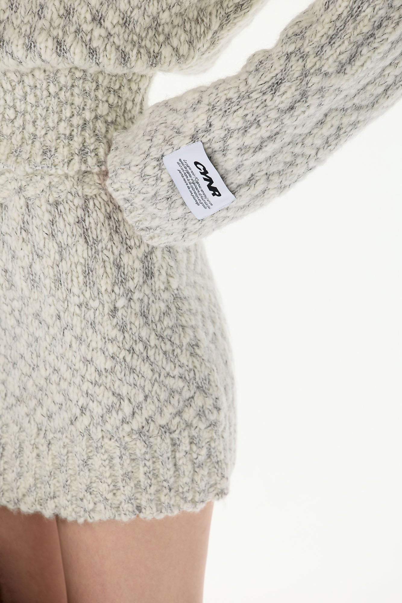 CYGNENOYR Chunky Cable-Knit Mini Skirt Gray