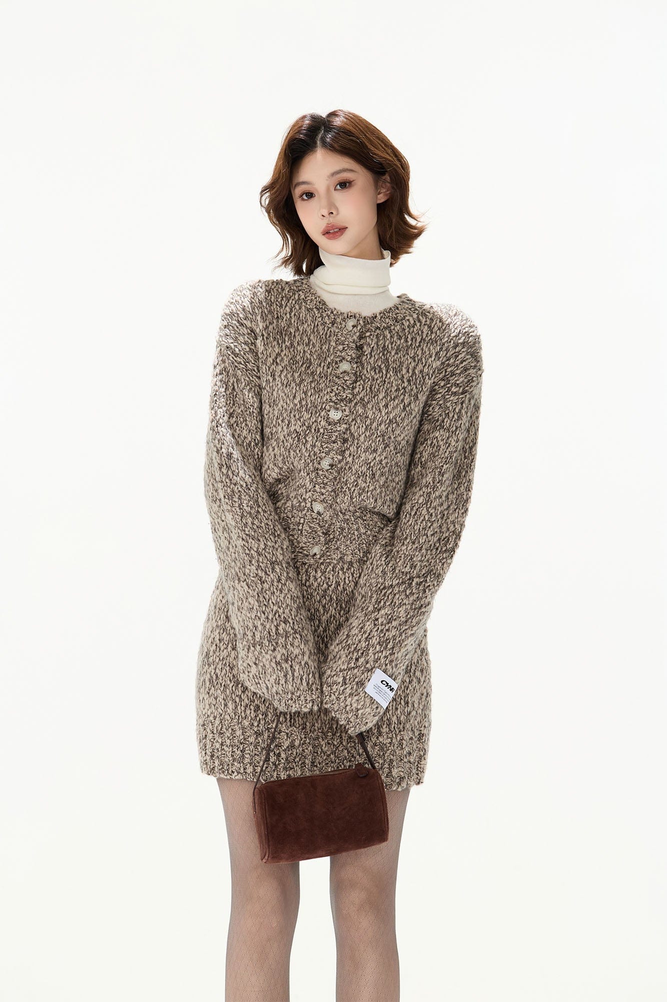 CYNR Chunky Cable-Knit Cropped Cardigan Brown
