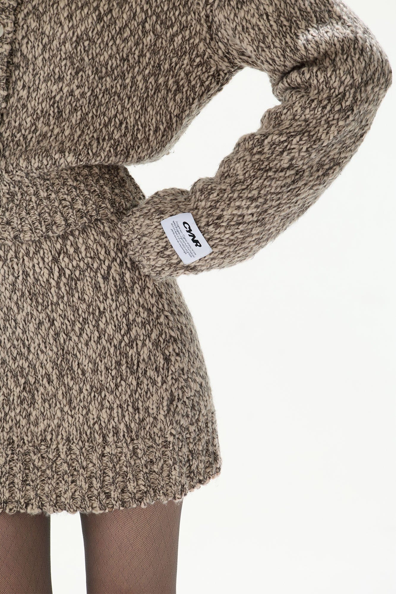 CYNR Chunky Cable-Knit Cropped Cardigan Brown