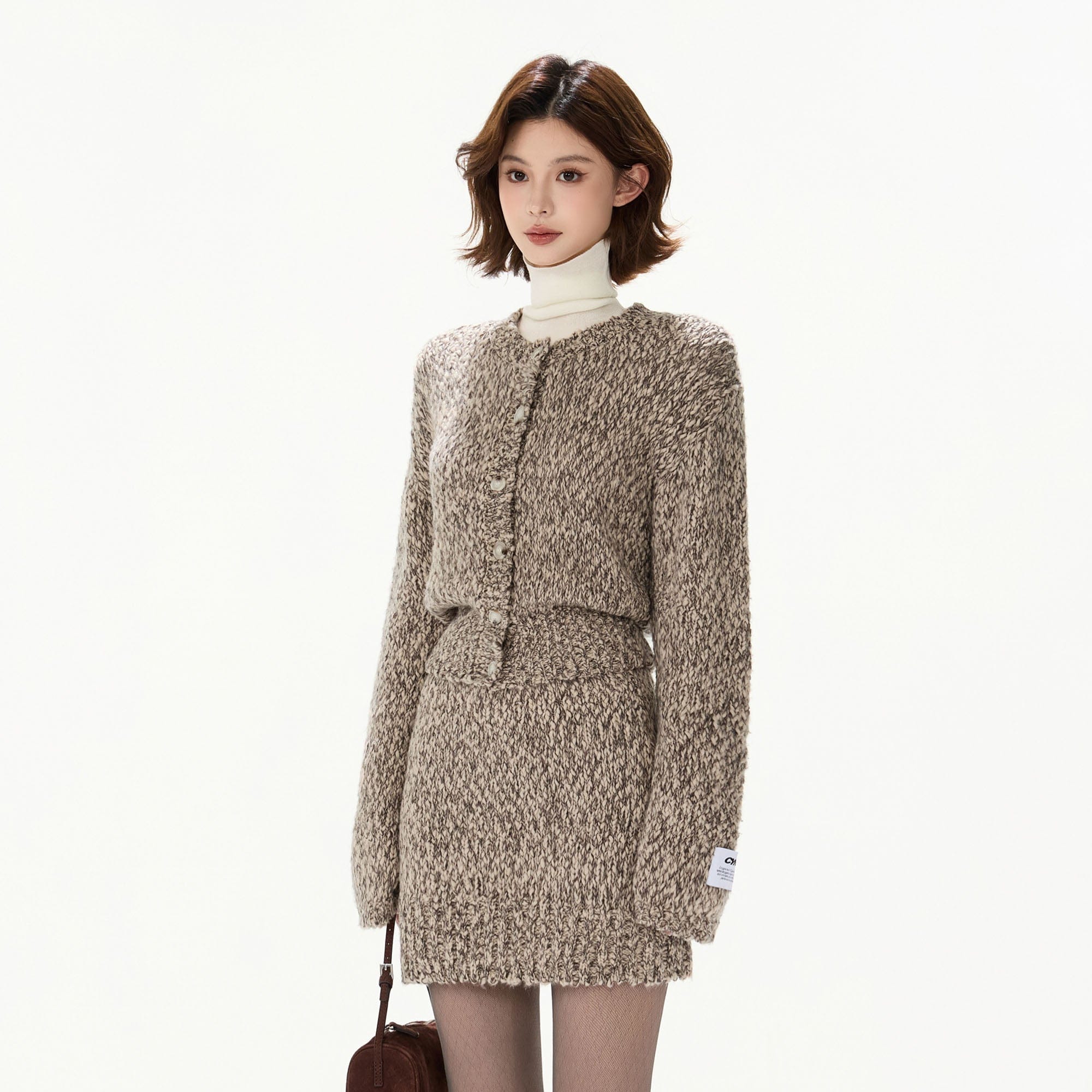CYNR Chunky Cable-Knit Cropped Cardigan Brown