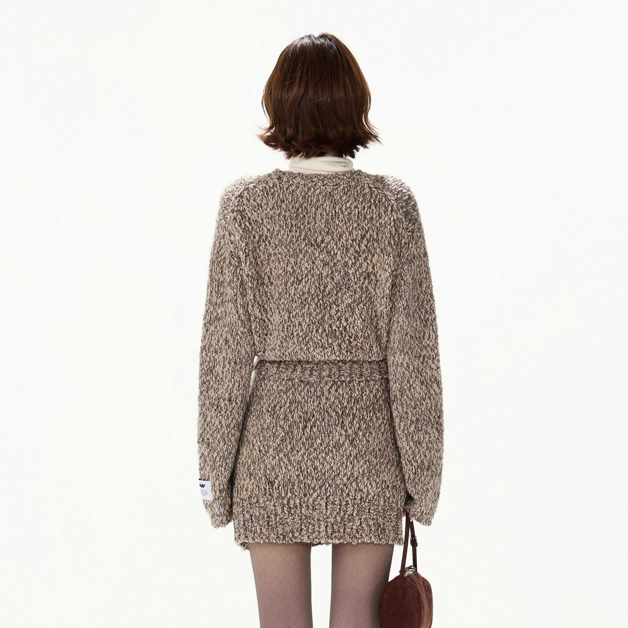 CYGNENOYR Chunky Cable-Knit Cropped Cardigan Brown