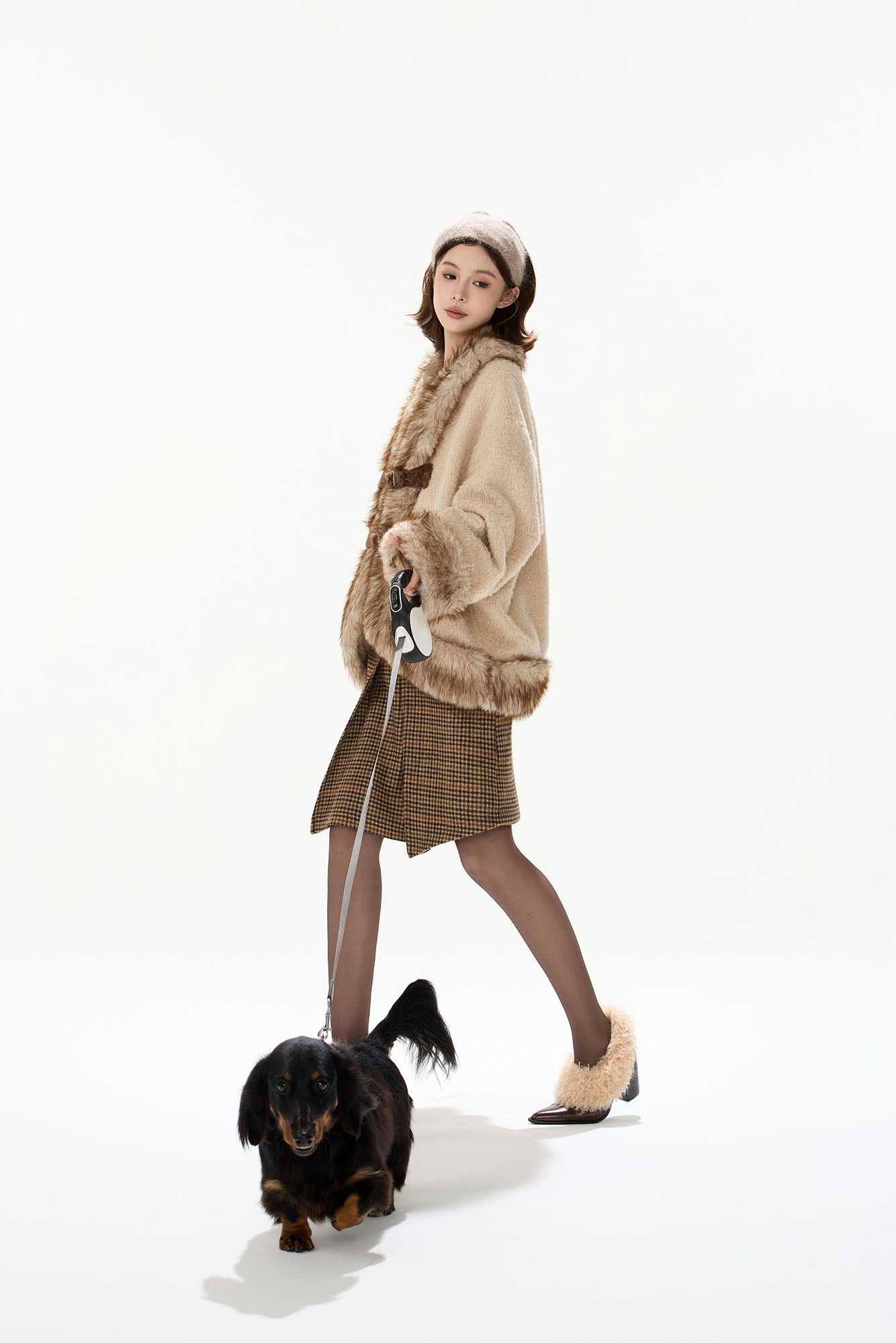 CYGNENOYR Faux-Fur Trim Buckled Teddy Coat